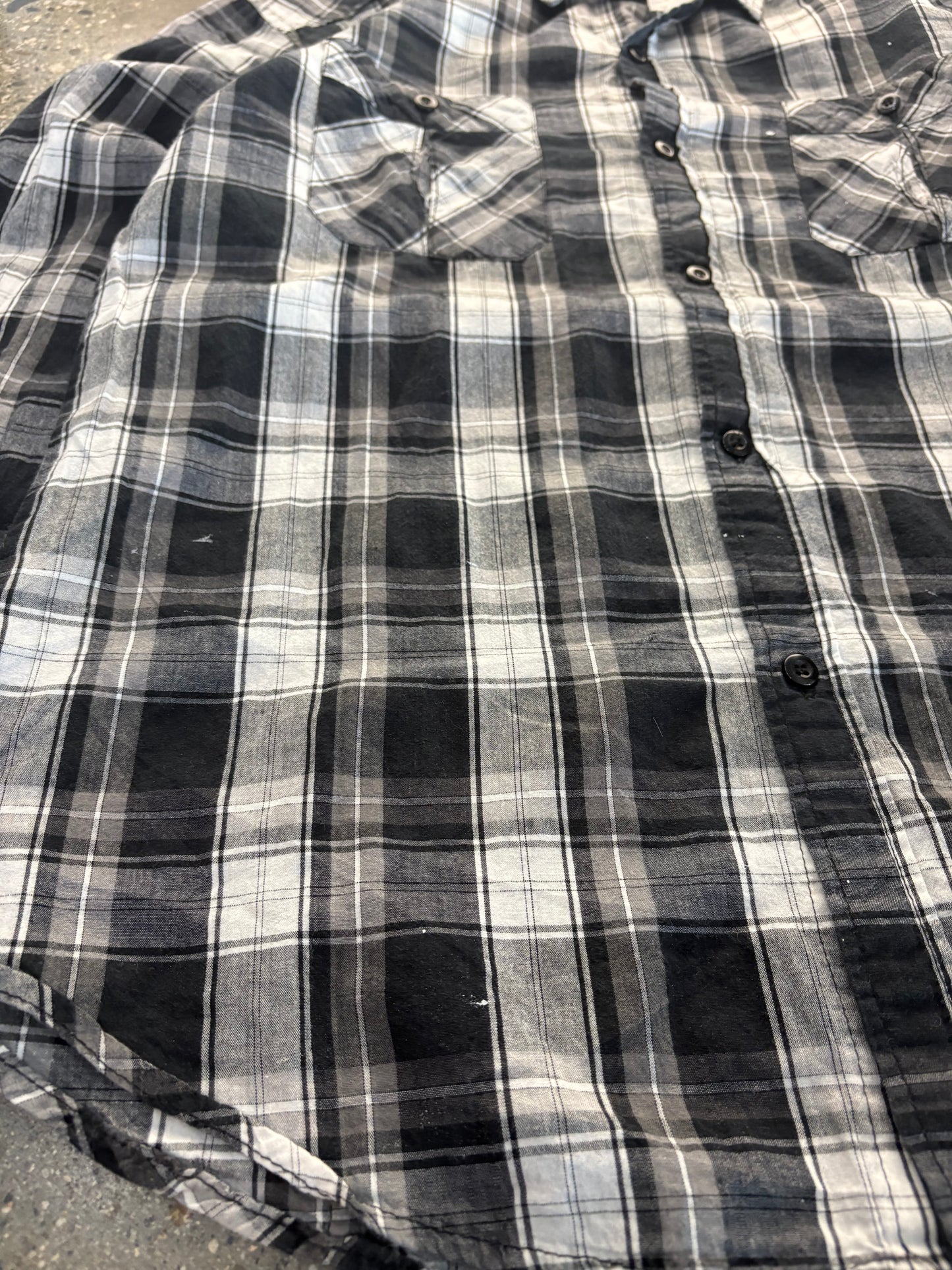 (M/L) Pop Icon Crosses Button Up Plaid Black