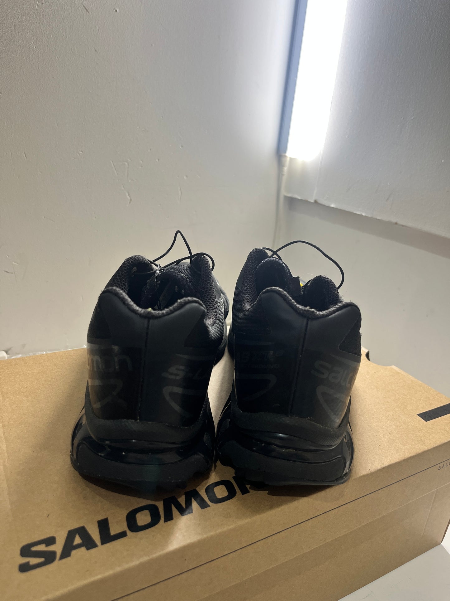 (Size 9US Mens) Solomon XT6 Black