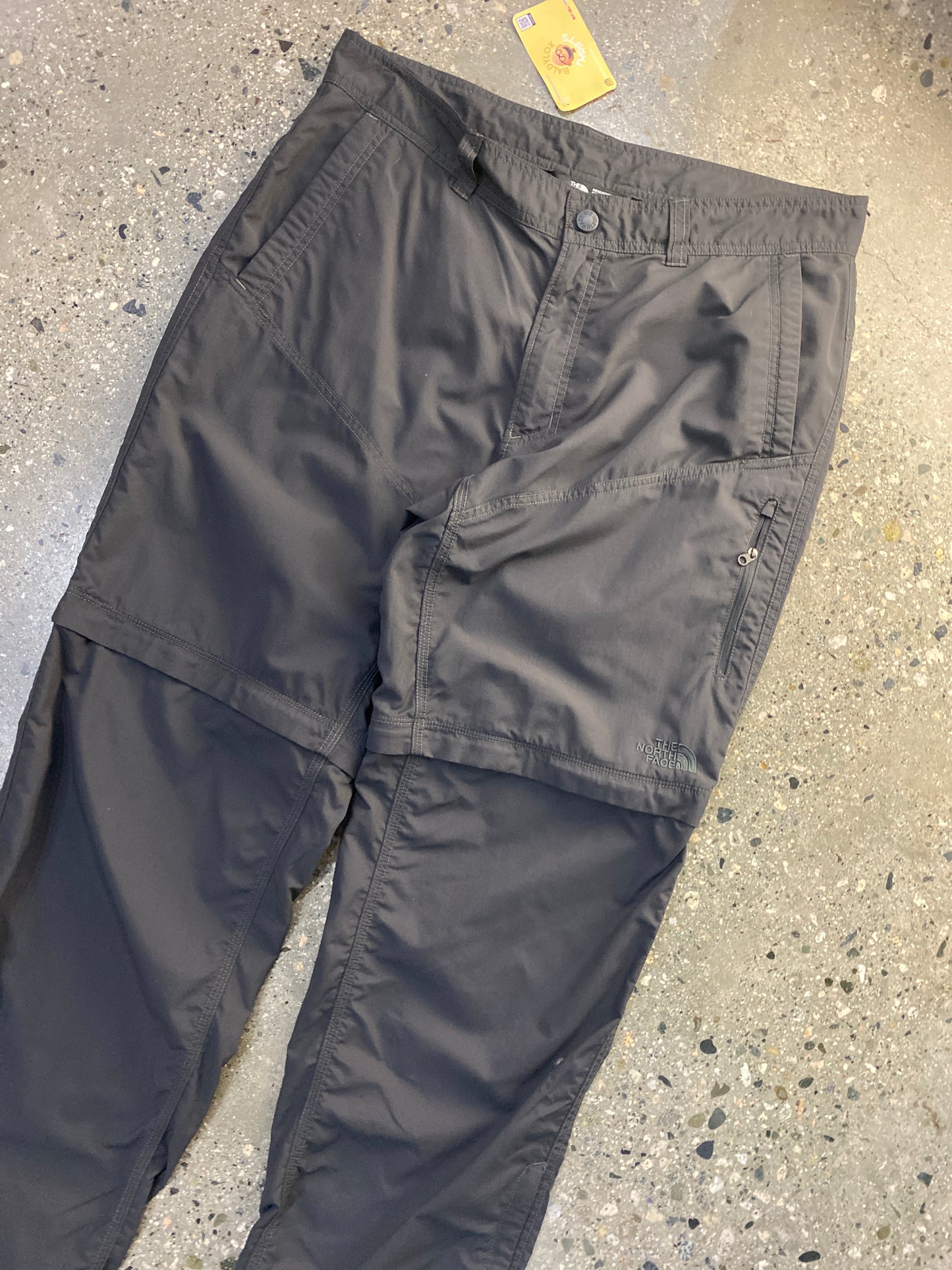 (34”) FW34 - TNF Nylons