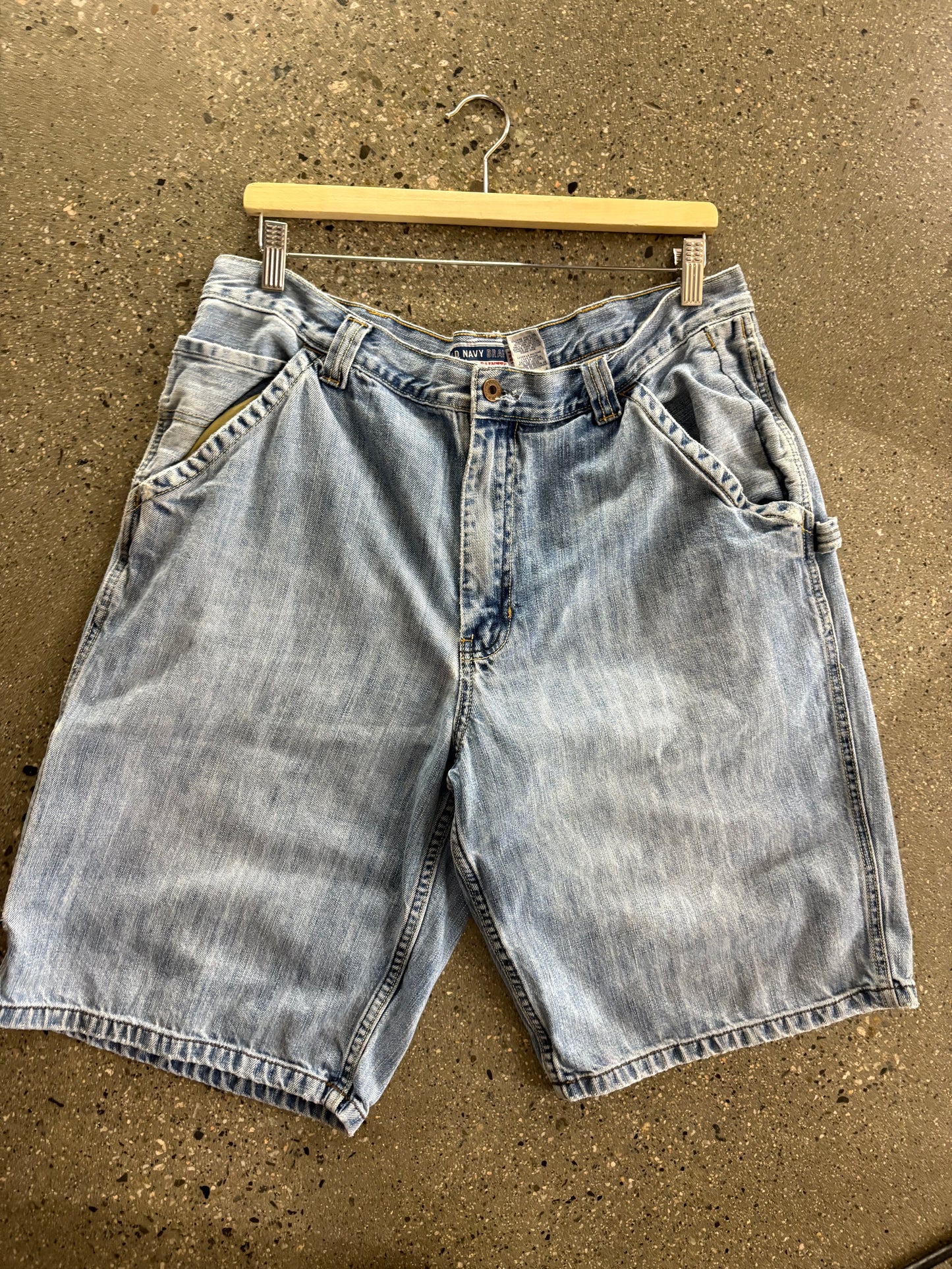 36” Old Navy Painters Lightwash Carp Jorts