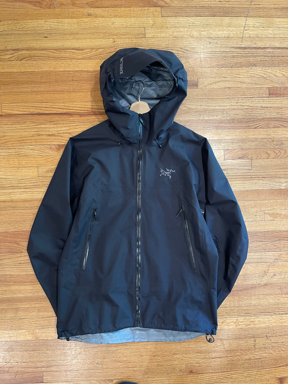 (L) Arc’teryx Black Beta SL - Like New Condition