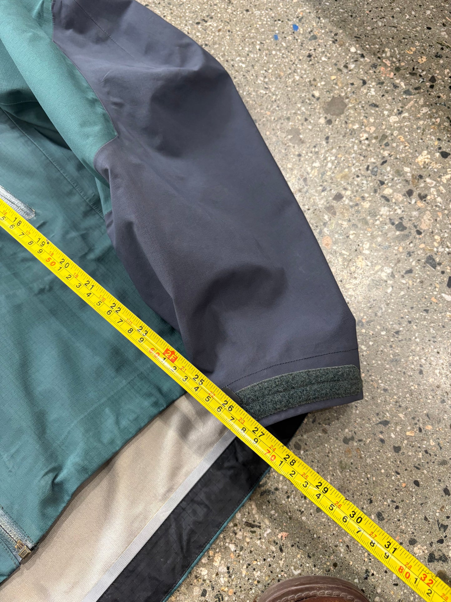 (M) Vintage Beta AR Green / Blue