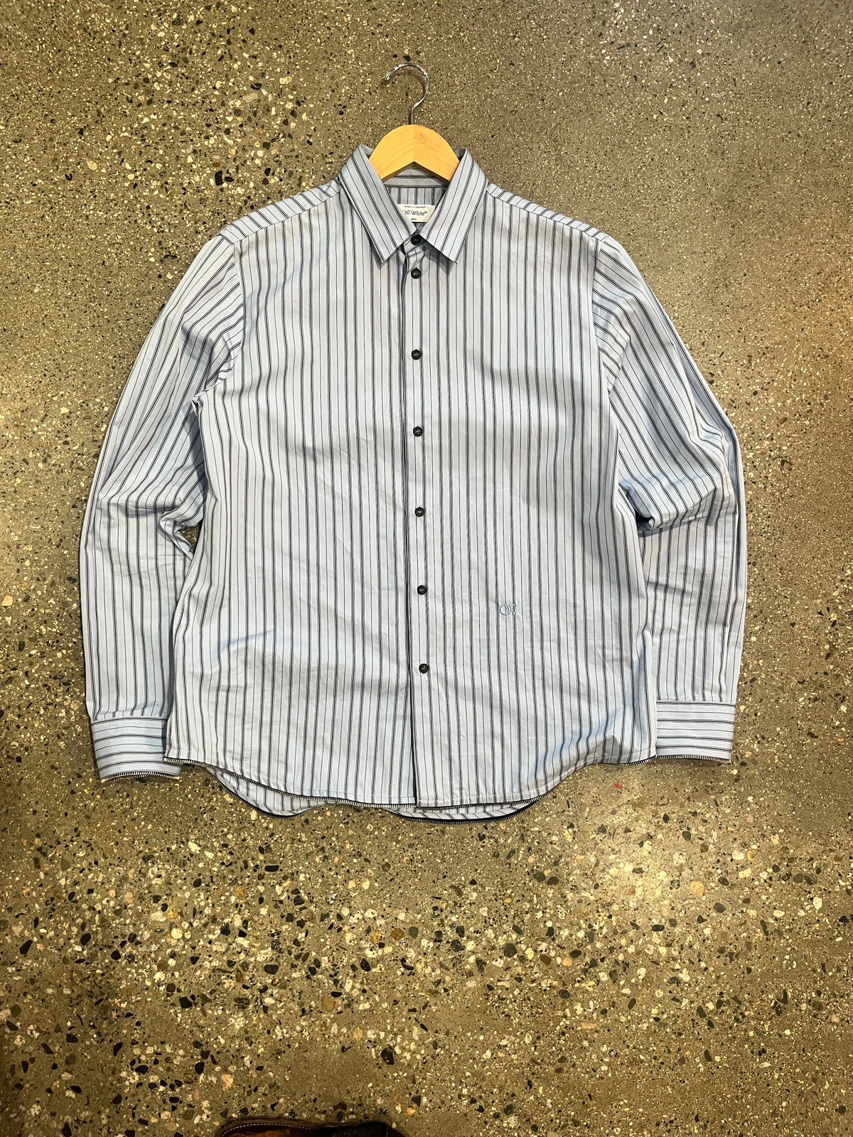 (L) Offwhite Stripe Button Up