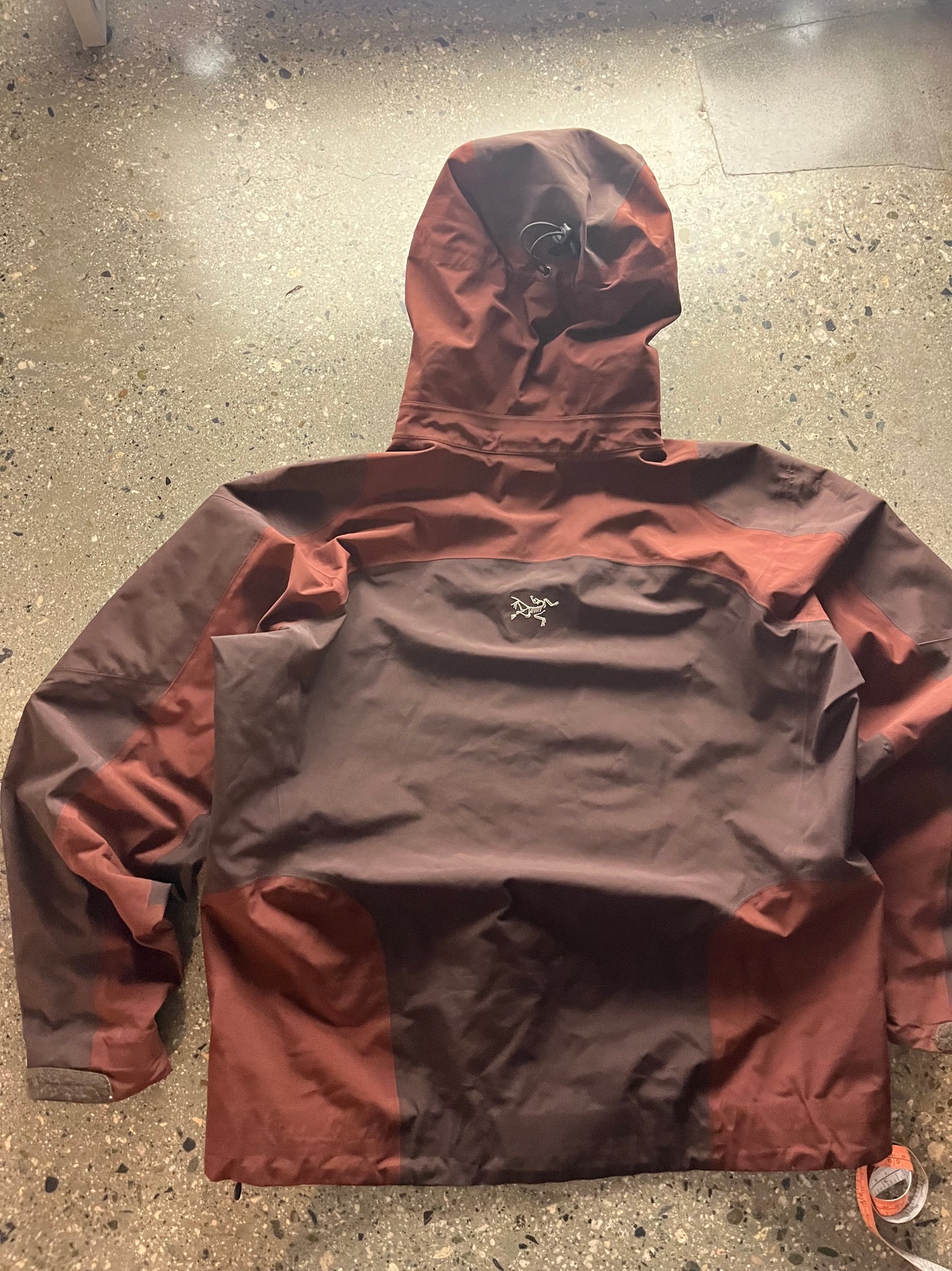 (M) 2010 Arc’teryx Sting Ray Mahogany