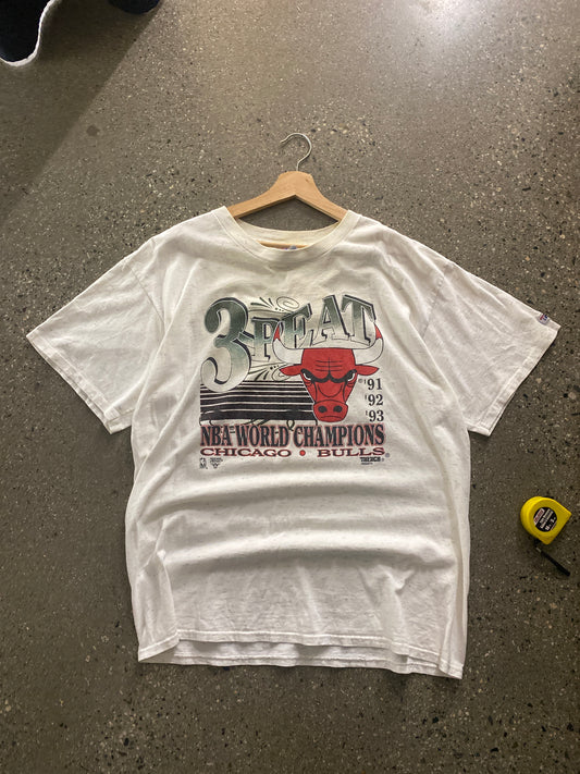 (XL) 90s 3 Peat Bulls Tee ( as is )