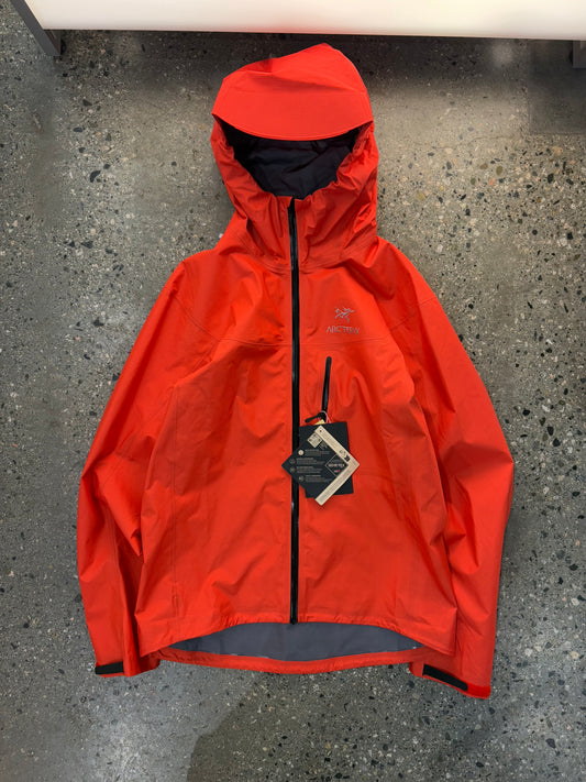 (L) Arc’teryx Alpha Lightweight Brand New with Tags ( Retails for $600)