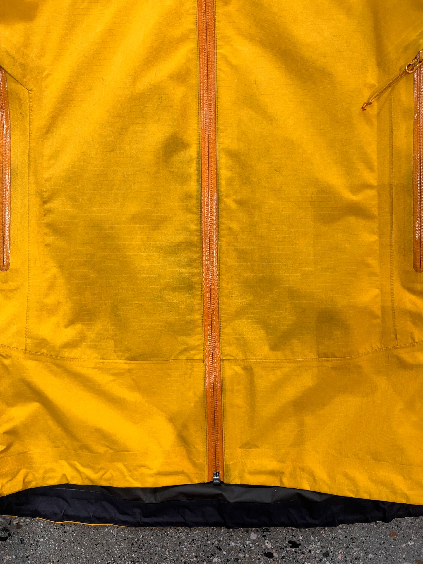 (Mens L) Yellow Arcteryx Beta SL ( AS IS CONDITION)