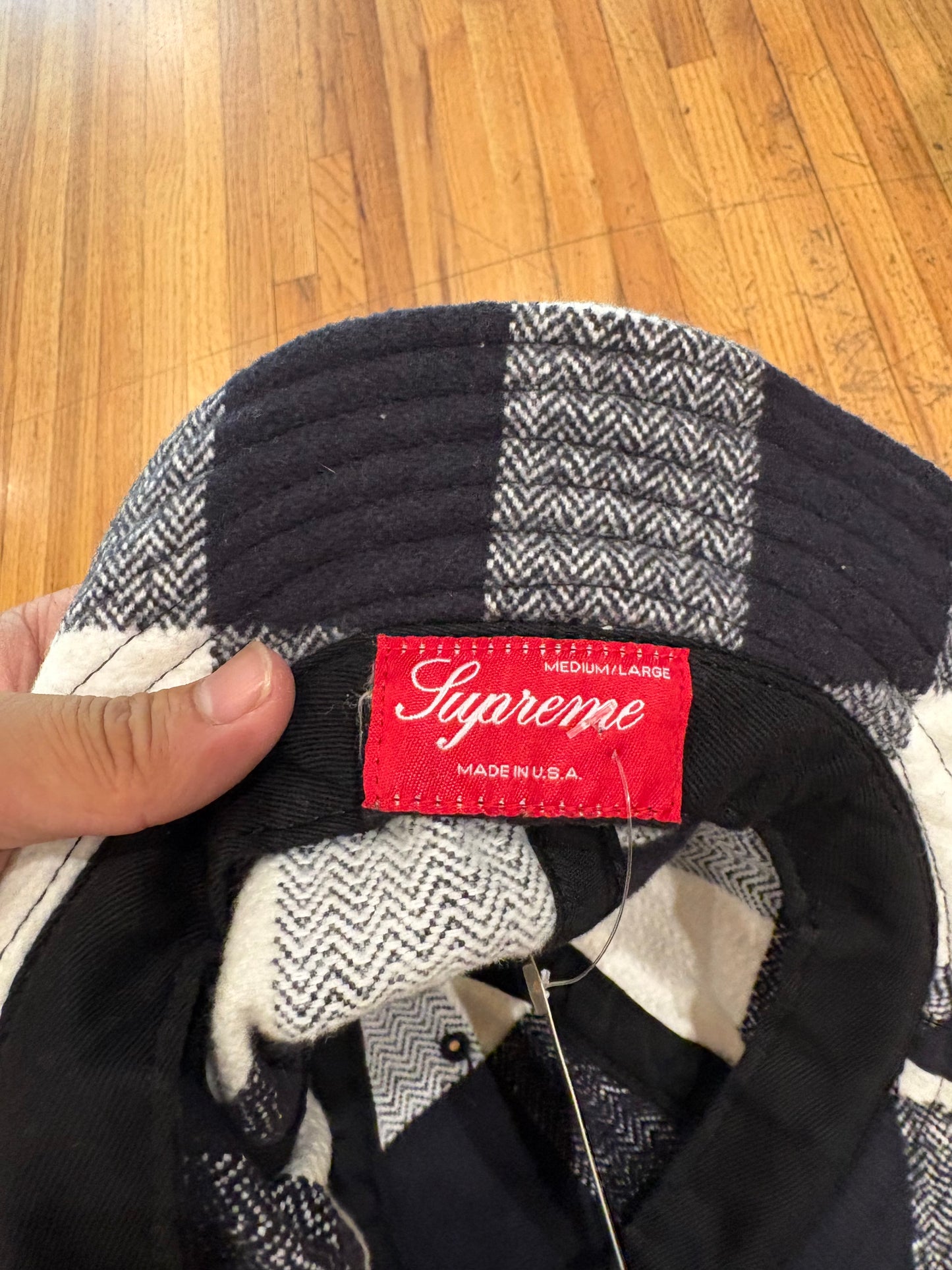 (M/L) Supreme Plaid bucket