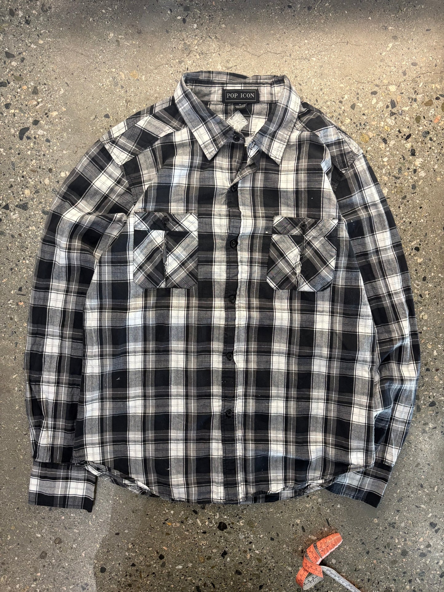 (M/L) Pop Icon Crosses Button Up Plaid Black
