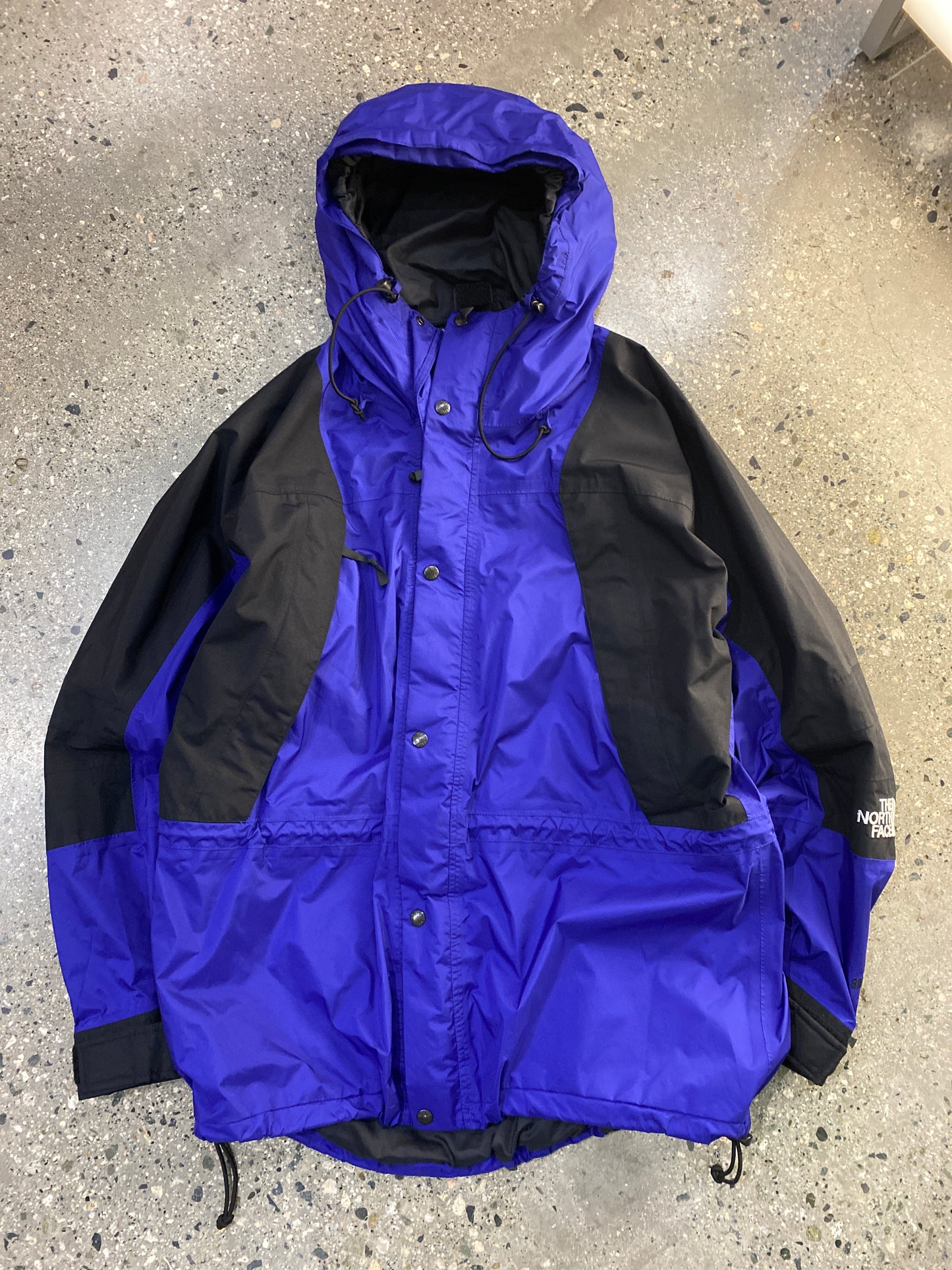 (XL/2X) FW6 - TNF GORETEX GRAPE