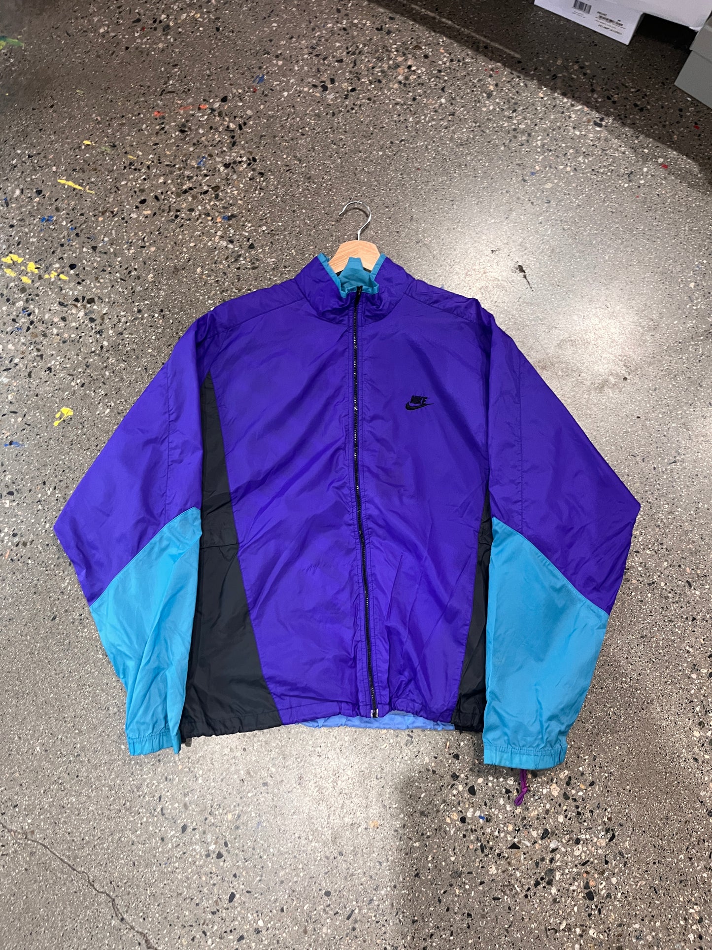 (XL) Early 90s Nike Colorblocking Windbreaker ( Stuck Zipper)