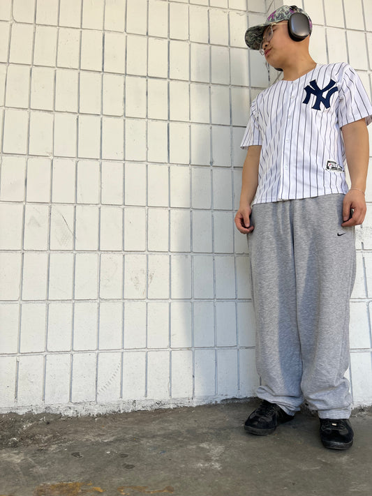 (M) 00’s Nike Swoosh Sweatpants