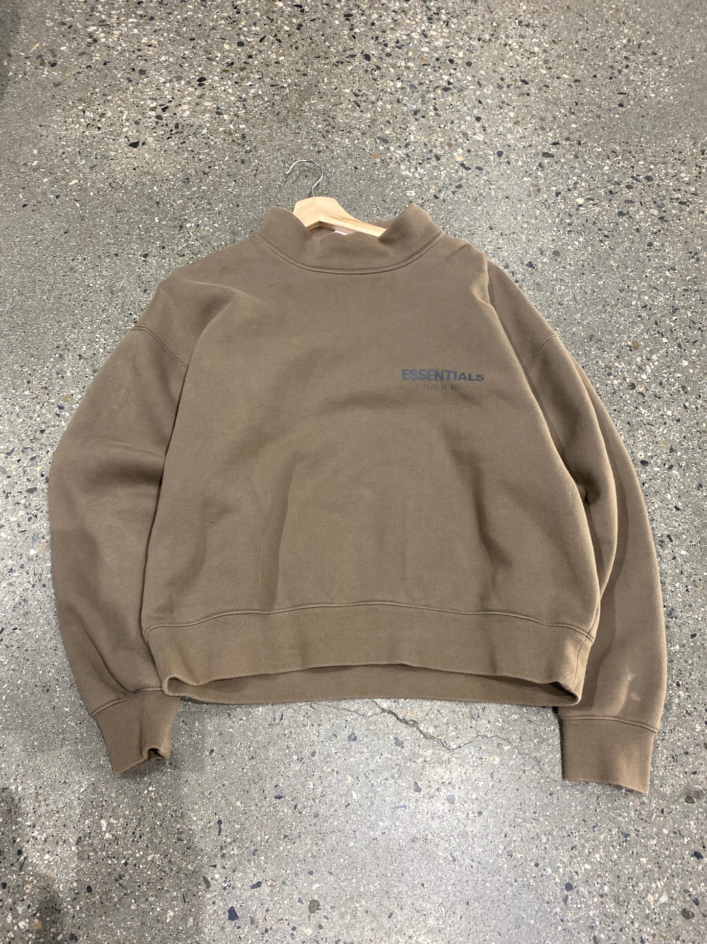 (XXS/XS) essentials brown mock