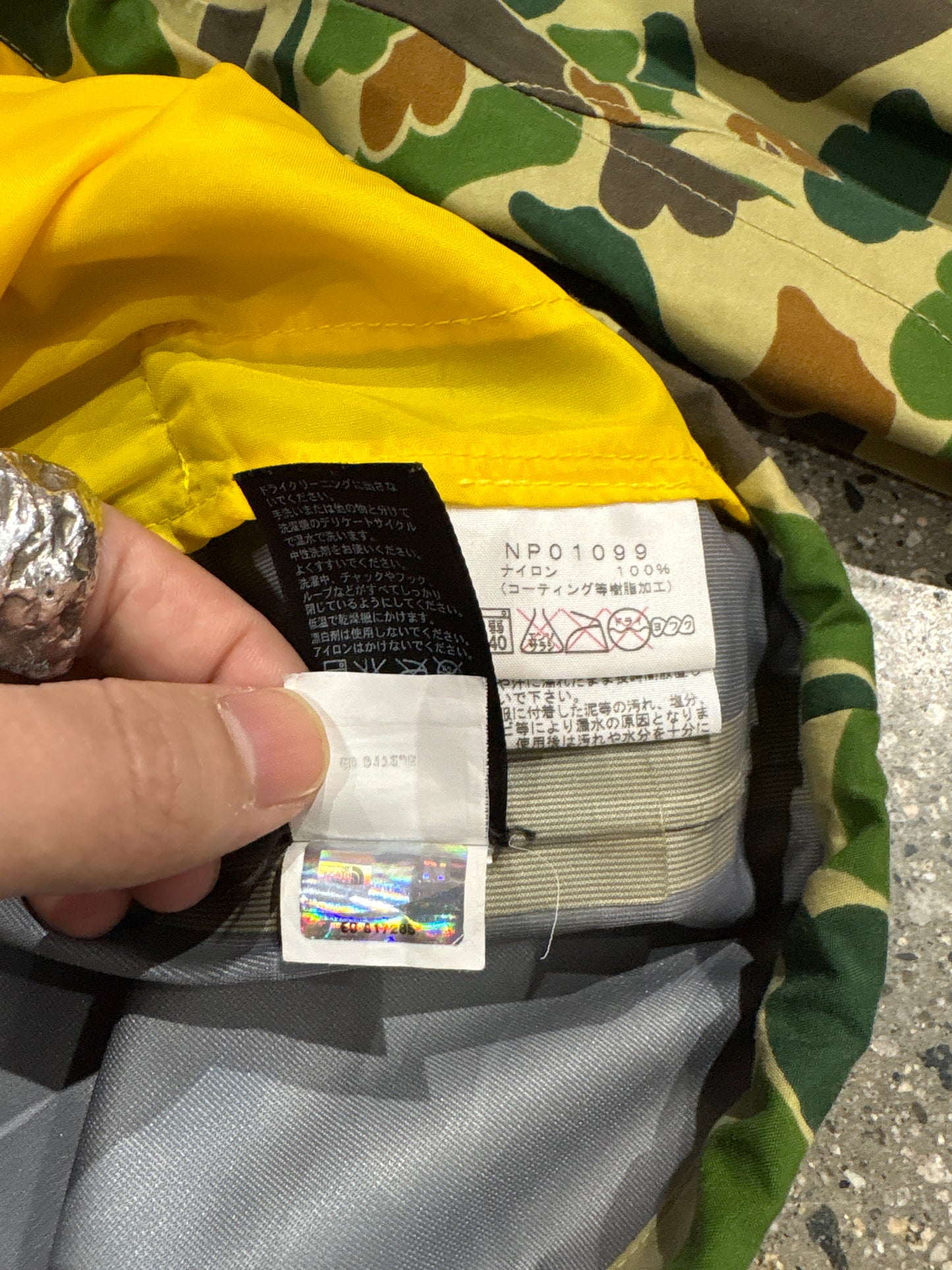 (L) Supreme X The North Face Duck Camo Jacket FW10