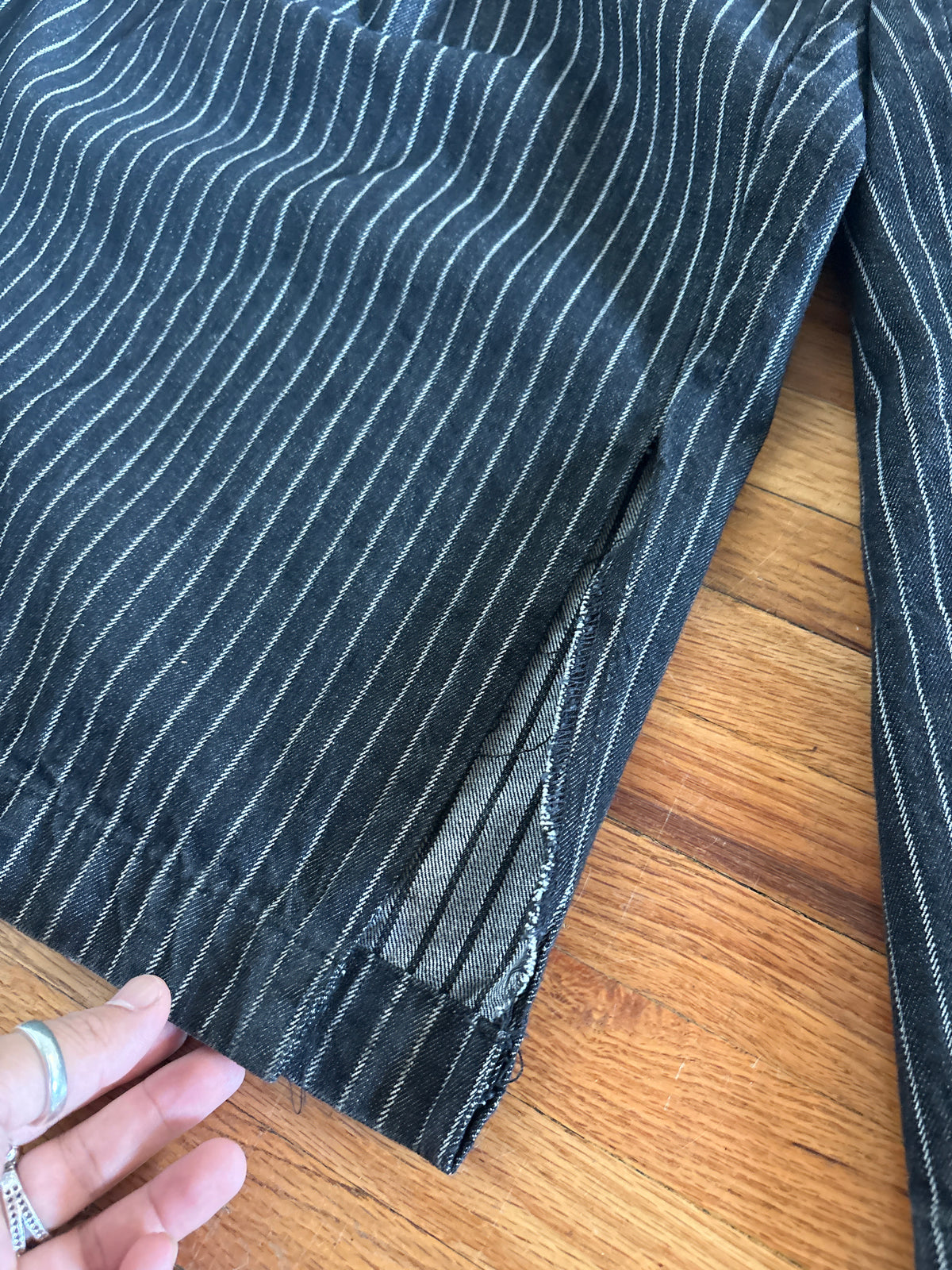 (34”) Pinstripe Baggy Jeans