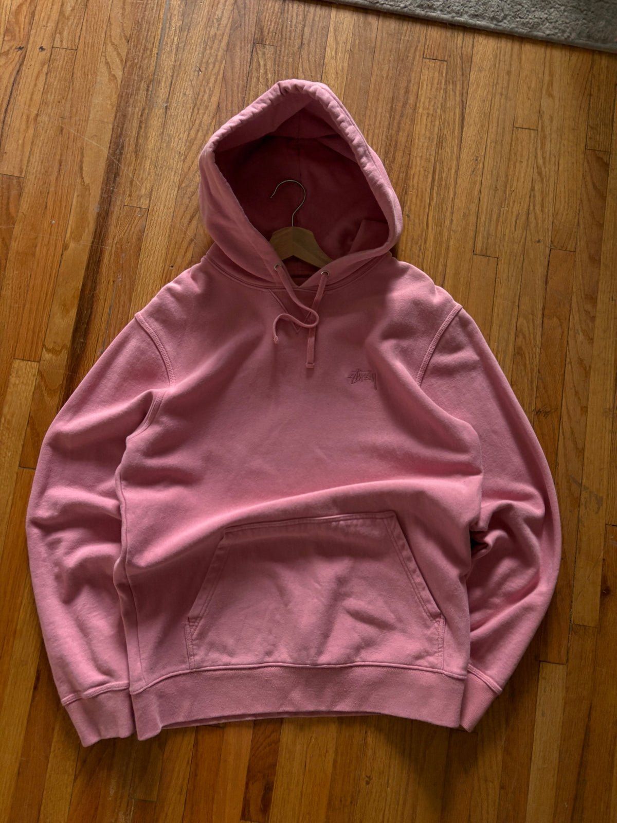 (M) Stussy tonal pink hoodie