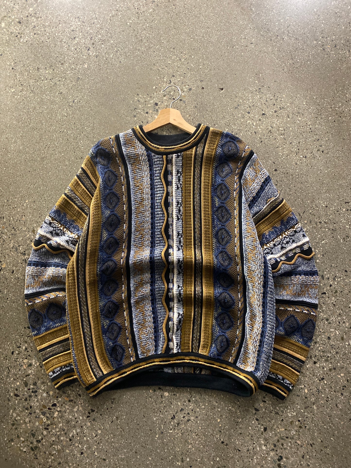 (L) CM23 - 90s Tundra Earthtone 3D Knit