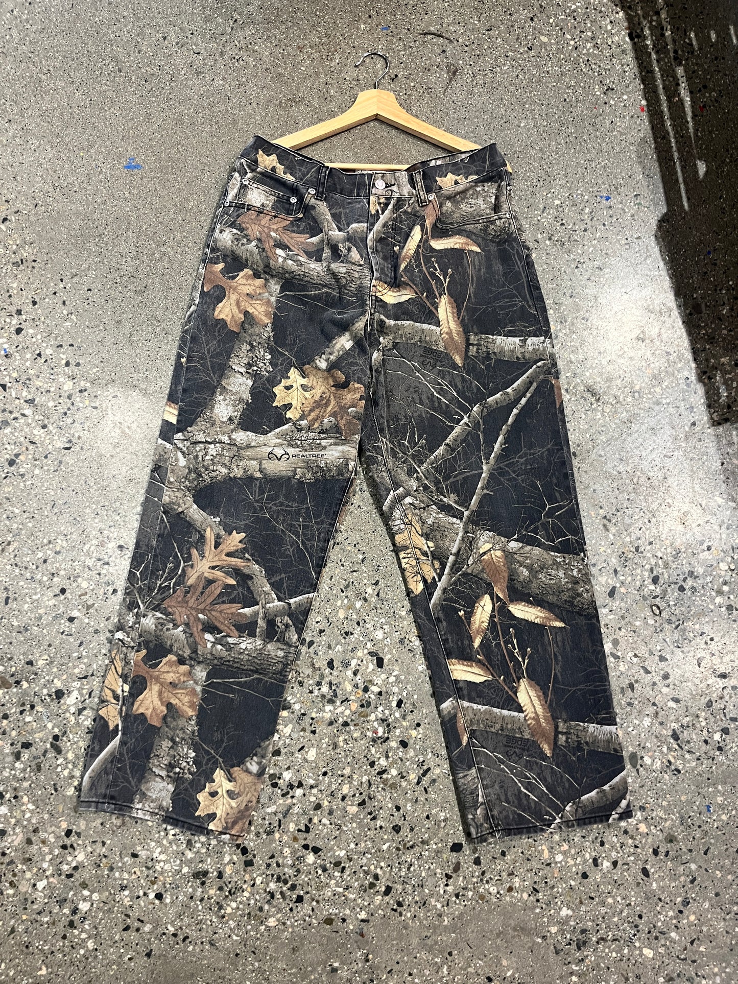 (32”) Medium Baggy Stussy Real Tree Big Ol Jeans