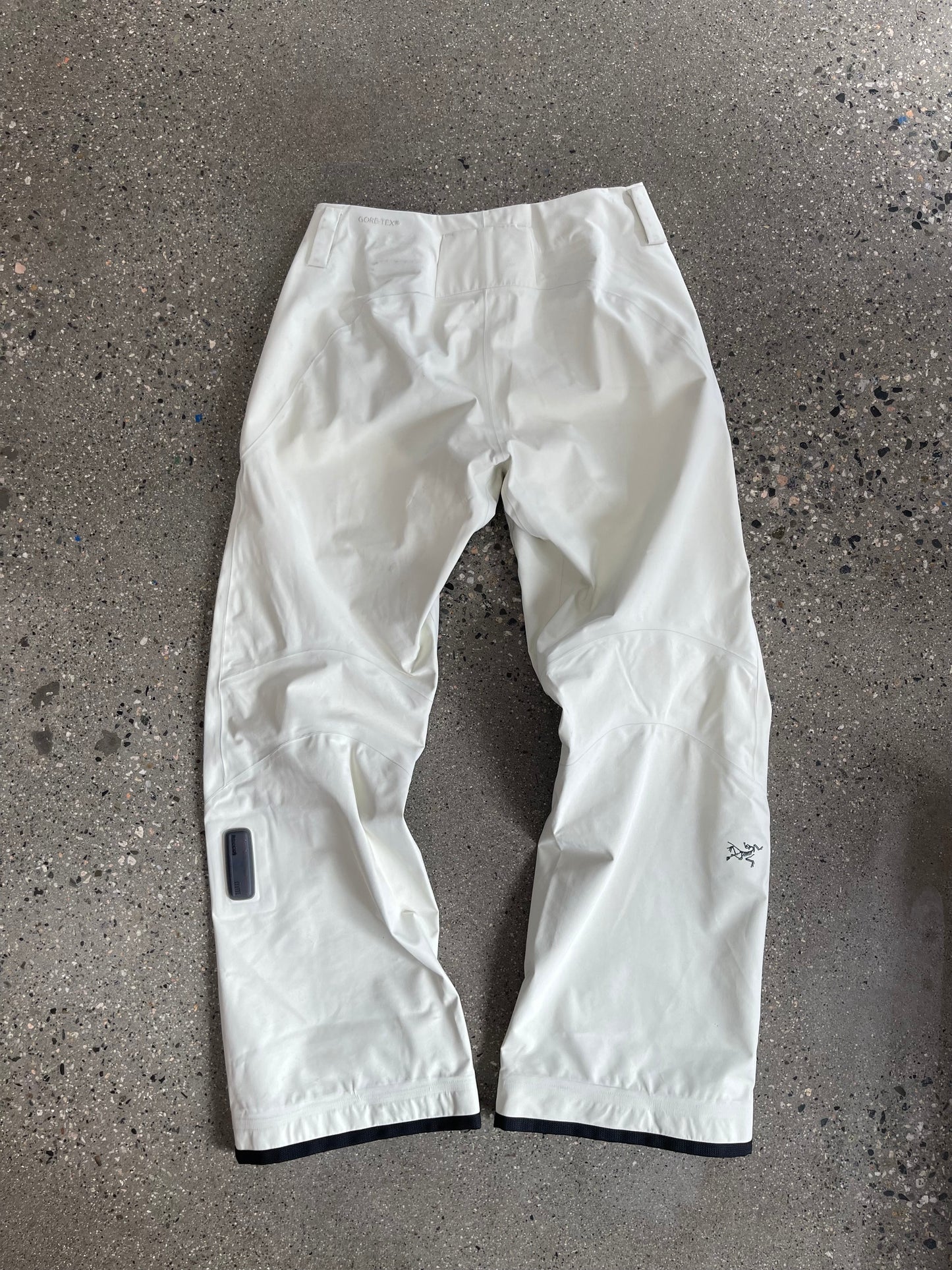 (Womens S / 27”) Arcteryx Snowpants Goretex