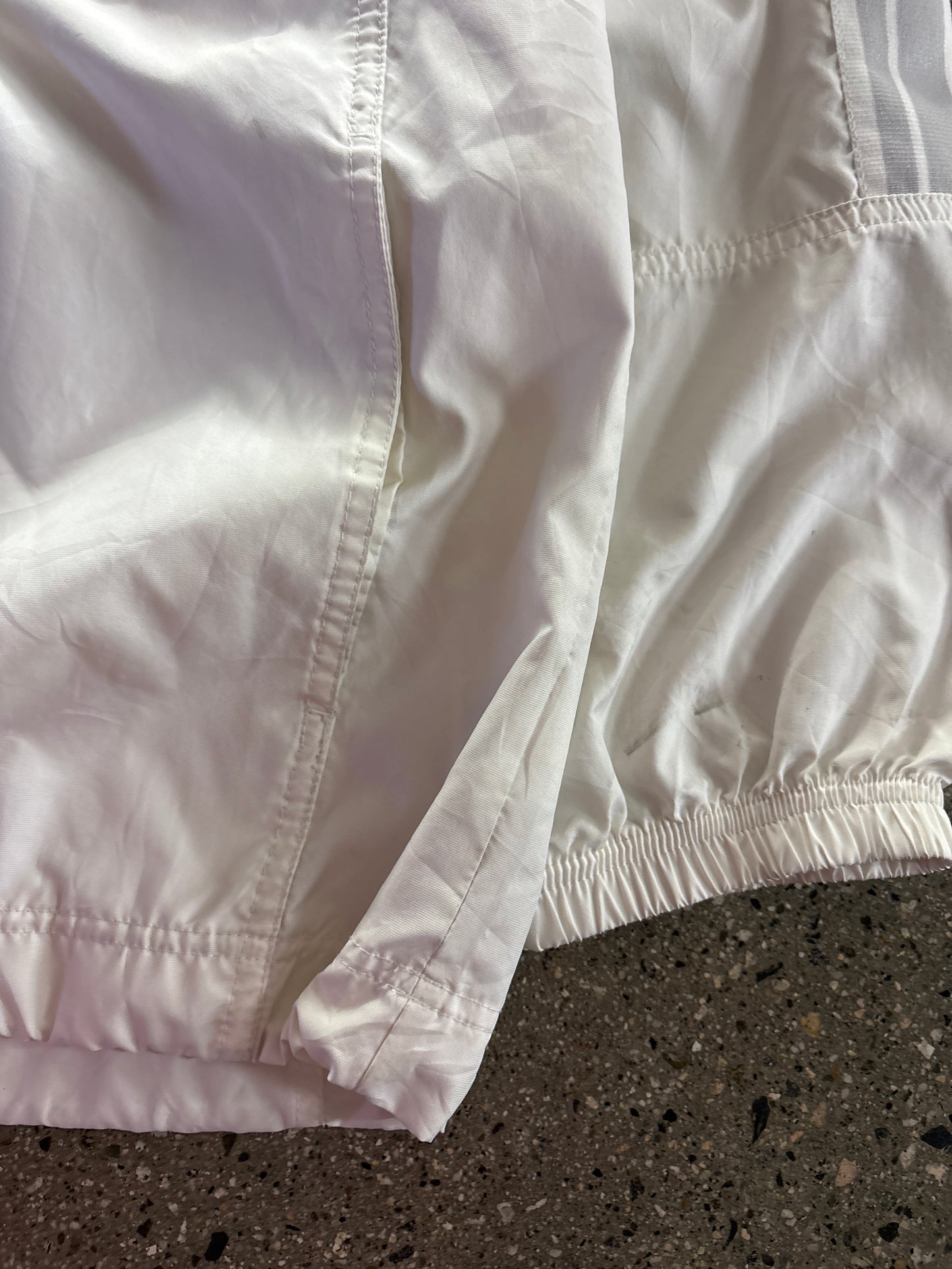 (XL) 2000s Nike White windbreaker with hood