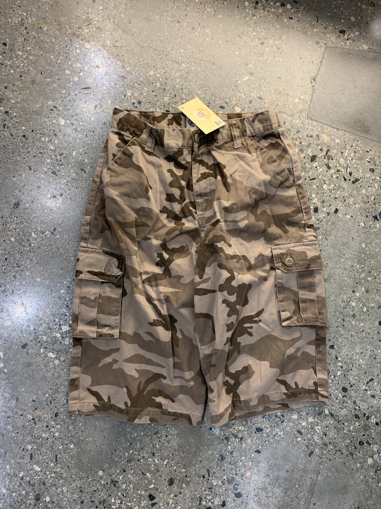 S25 - 26W Baggy Cano Shorts