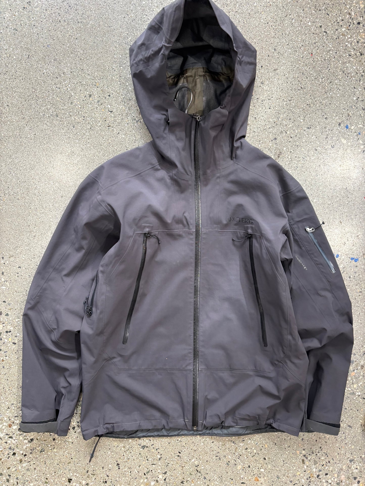(XL) Older Arc’teryx Beta SL Goretex ( as is )