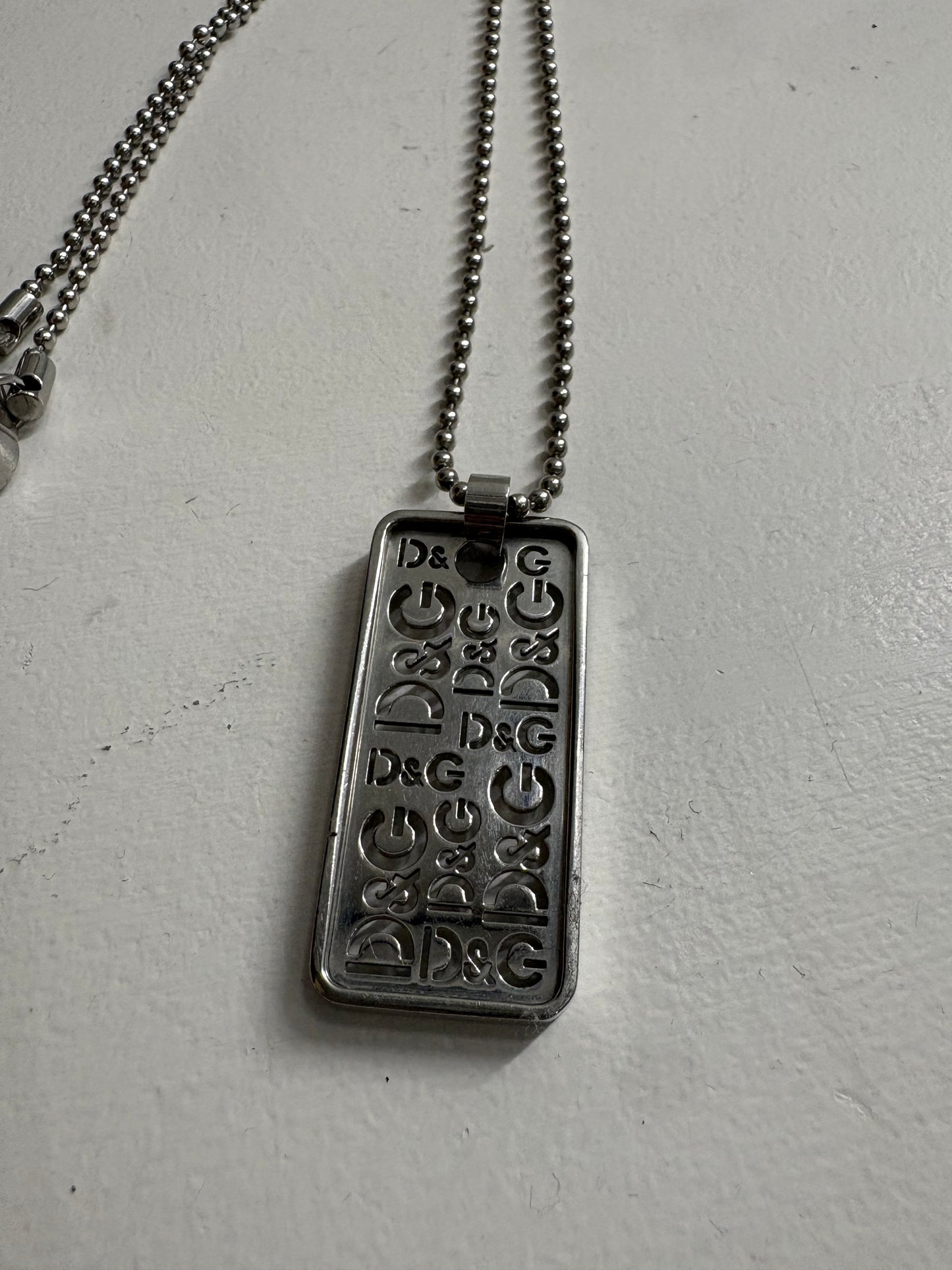 (11.5”) D&G Text Silver Pendant + Chainlink