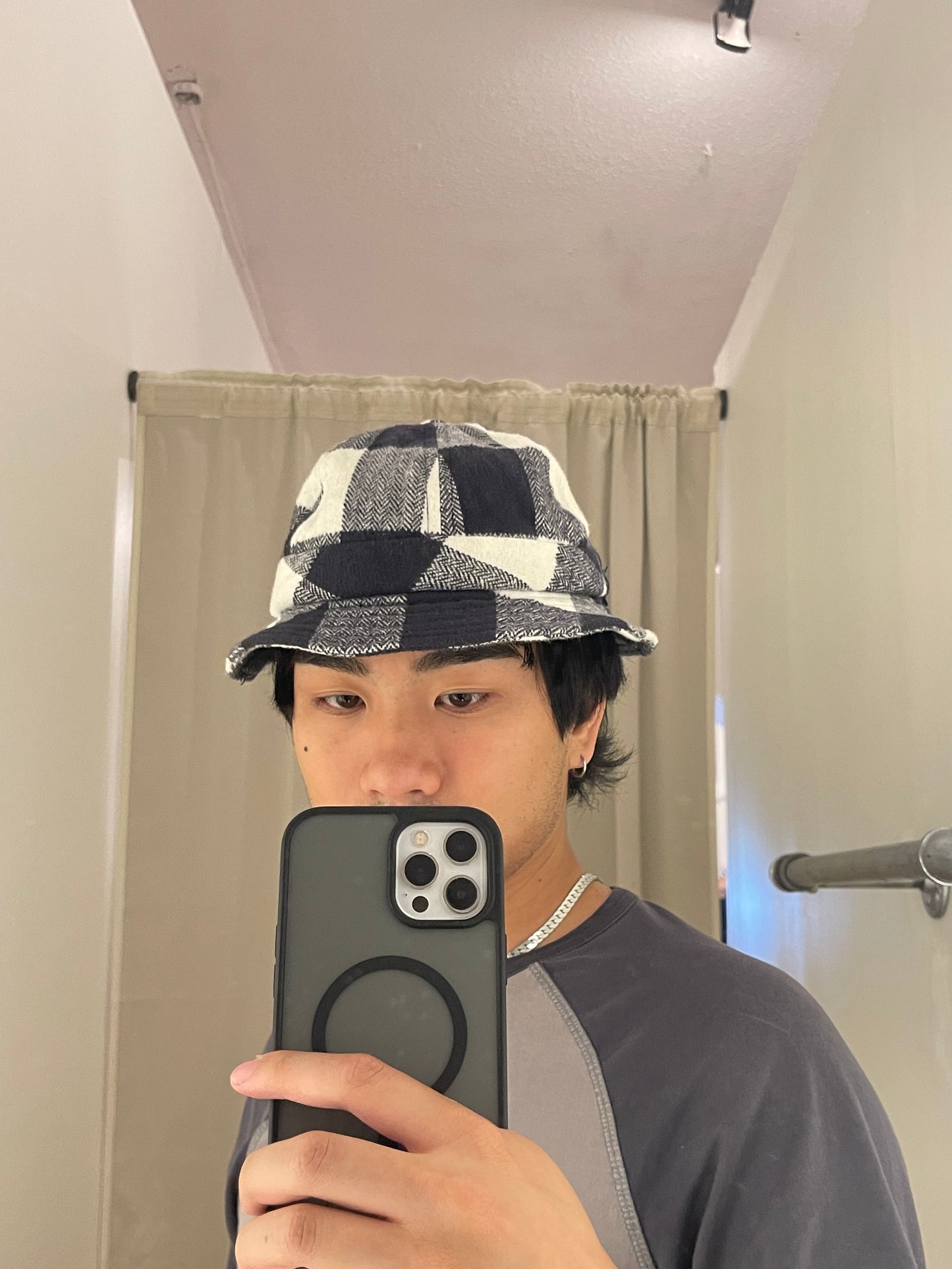 (M/L) Supreme Plaid bucket