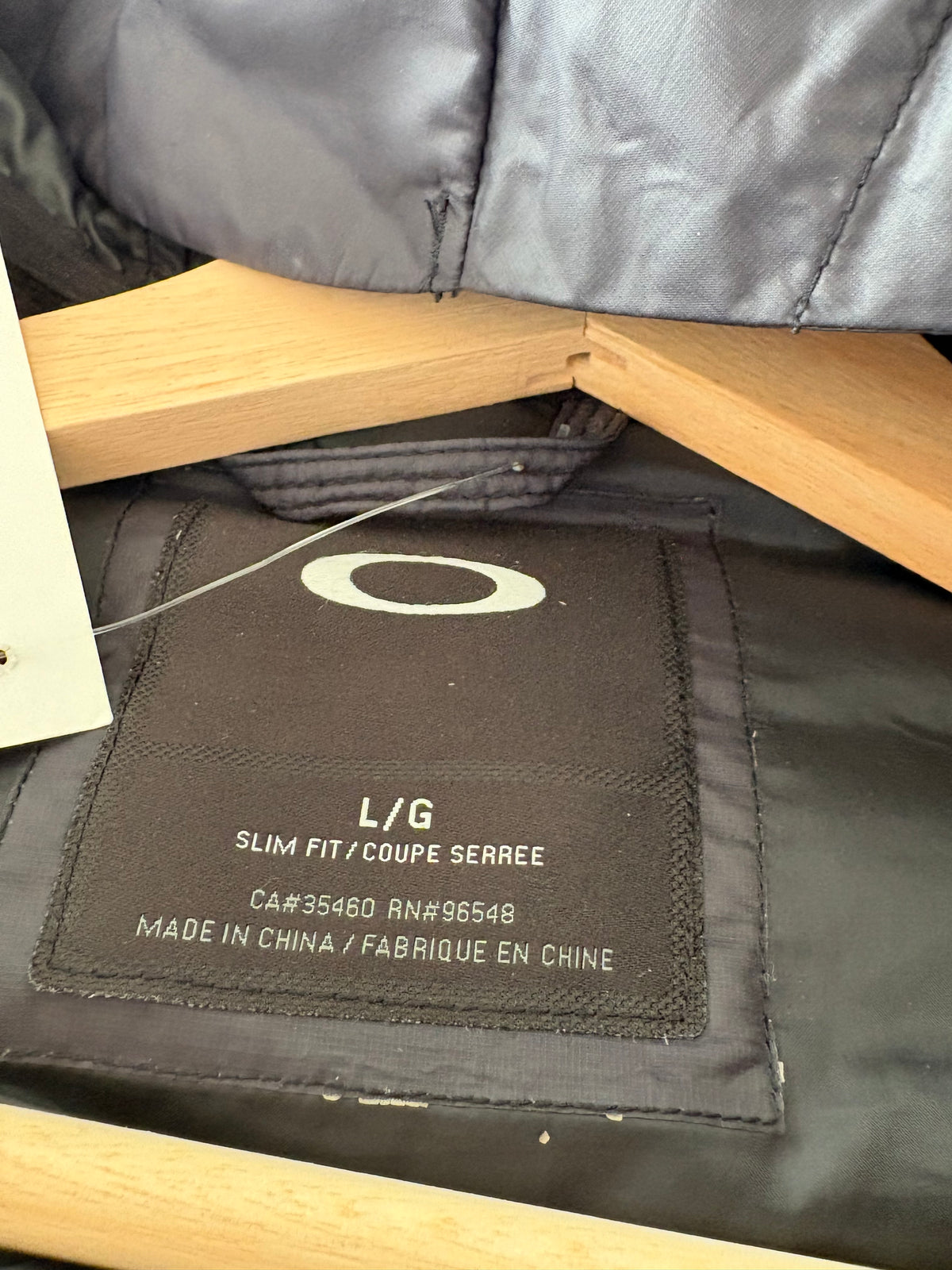 (L) Oakley Shell Black Puffer
