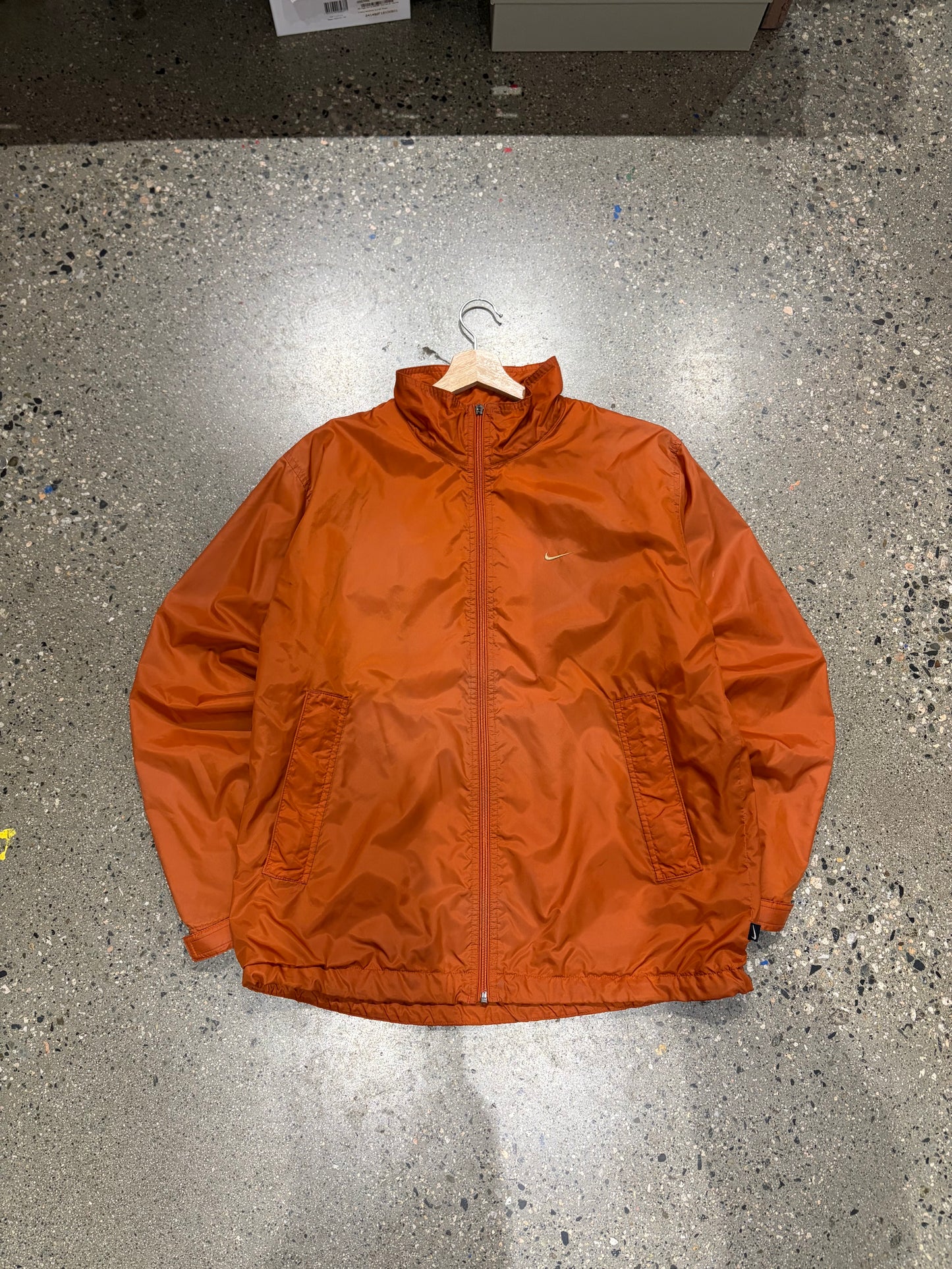 (M) 2000s Nike Windbreaker Orange ( No Zip Pull)