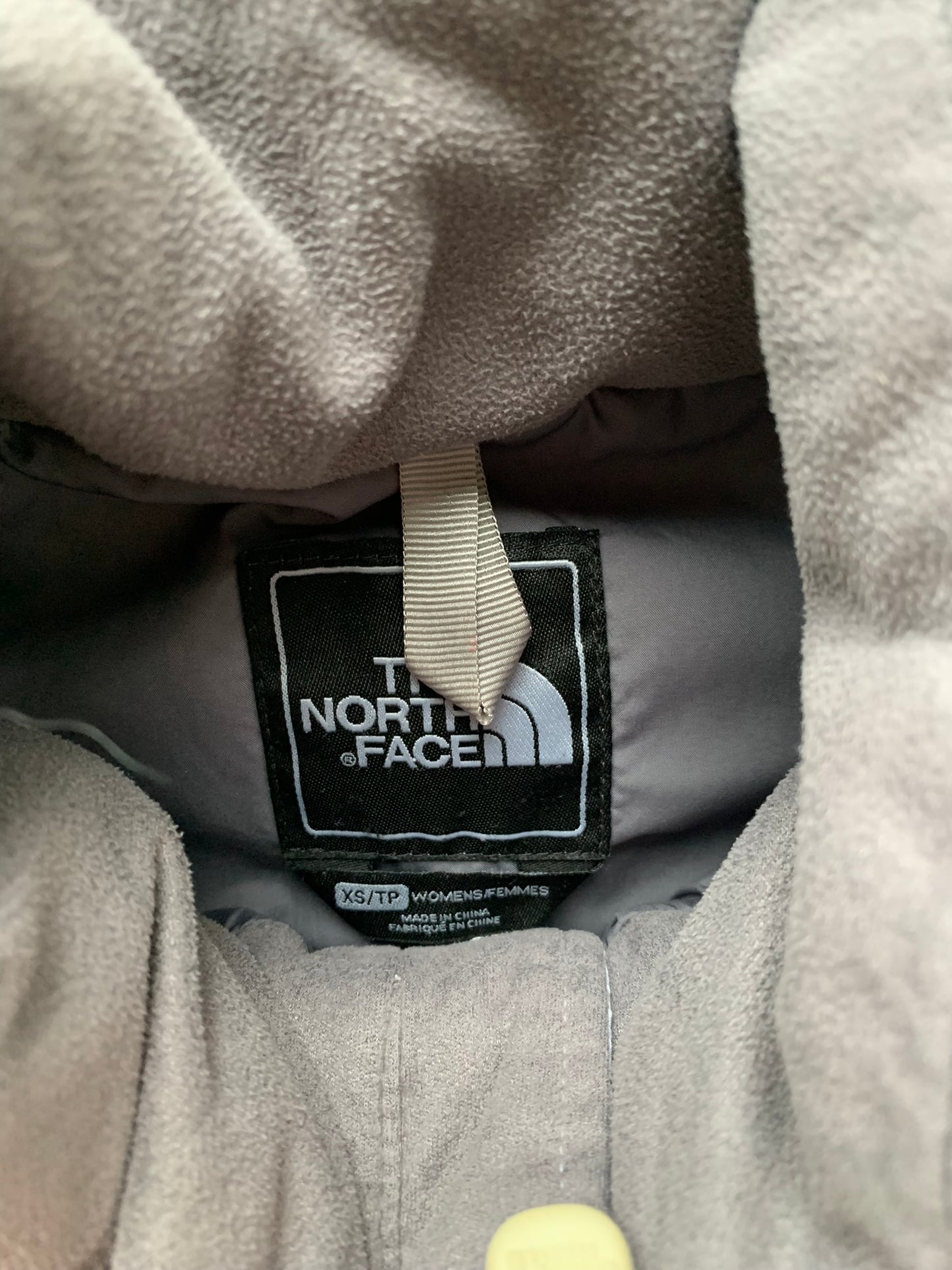 (XS) The North Face 550 White Vest