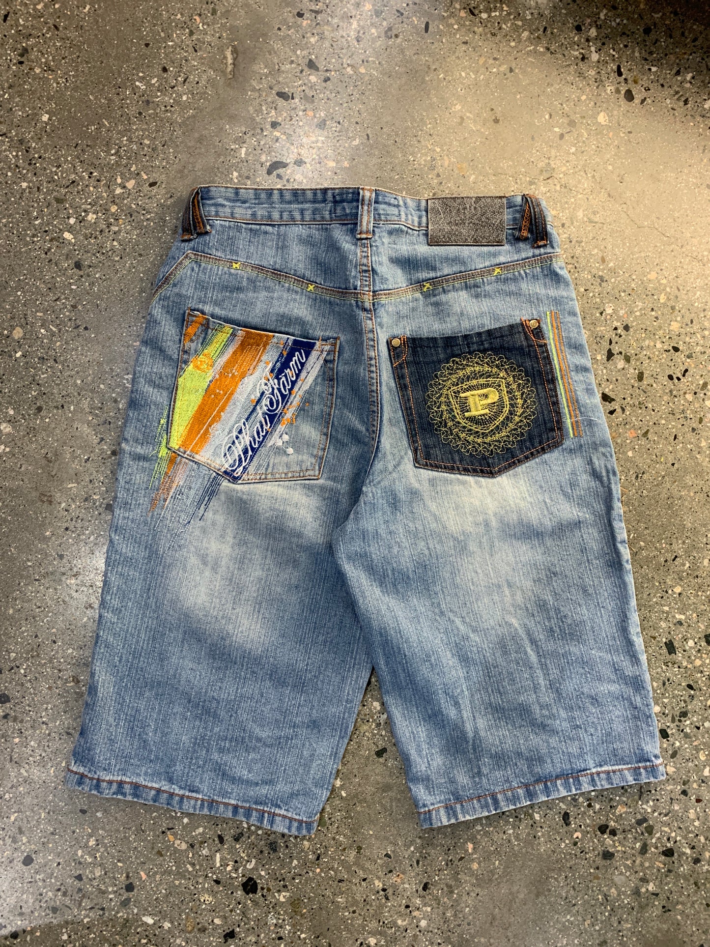 s46 - Phat Farm Crazy Jorts