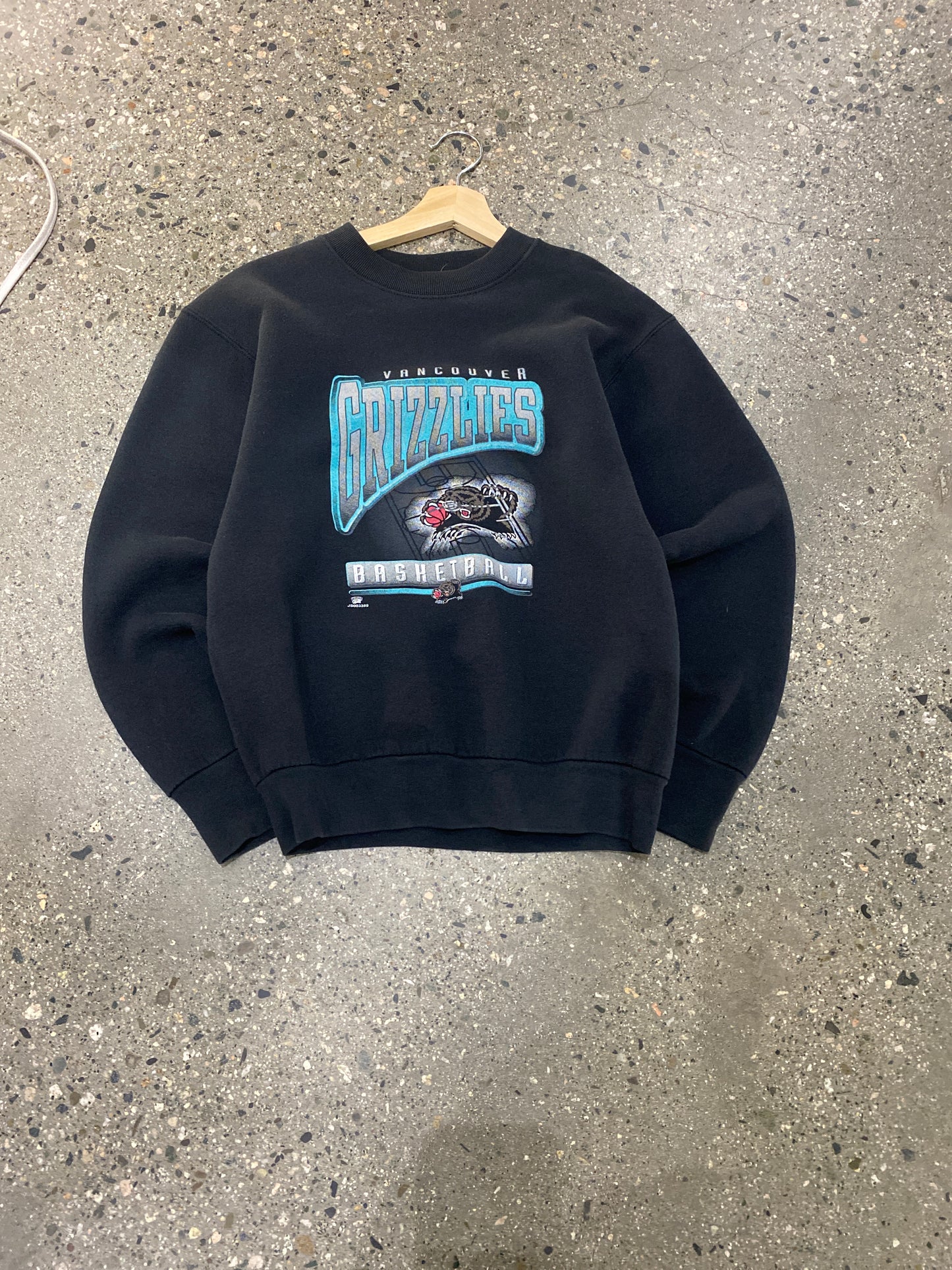 (XXS/XS) 90's Vancouver Grizzlies Graphic Blue highlight Black Crewneck
