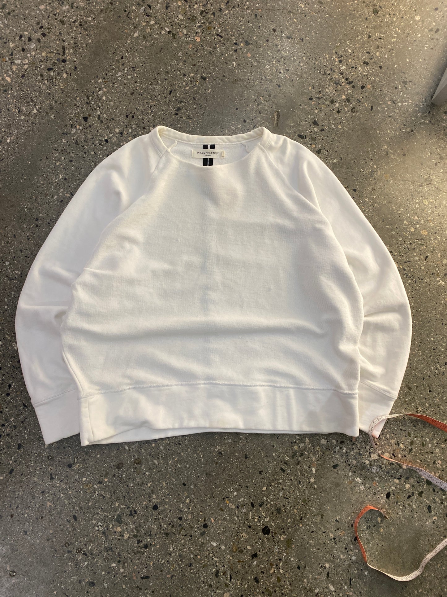 (M) B51 - Mr completely crew white