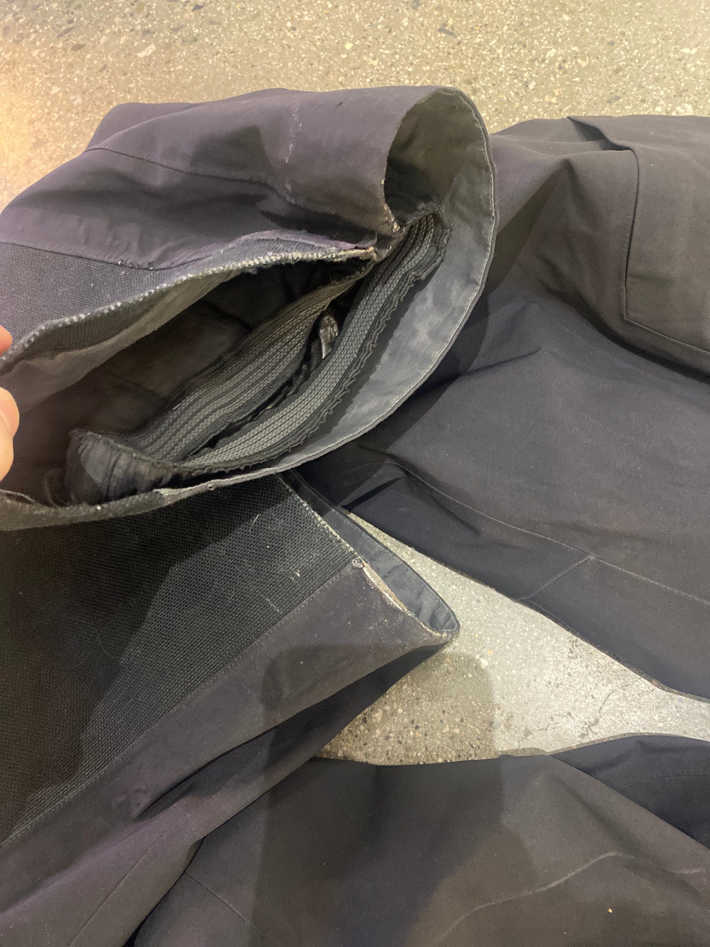 (L) Arc’teryx Sabre Pants ( Retails for $750 )