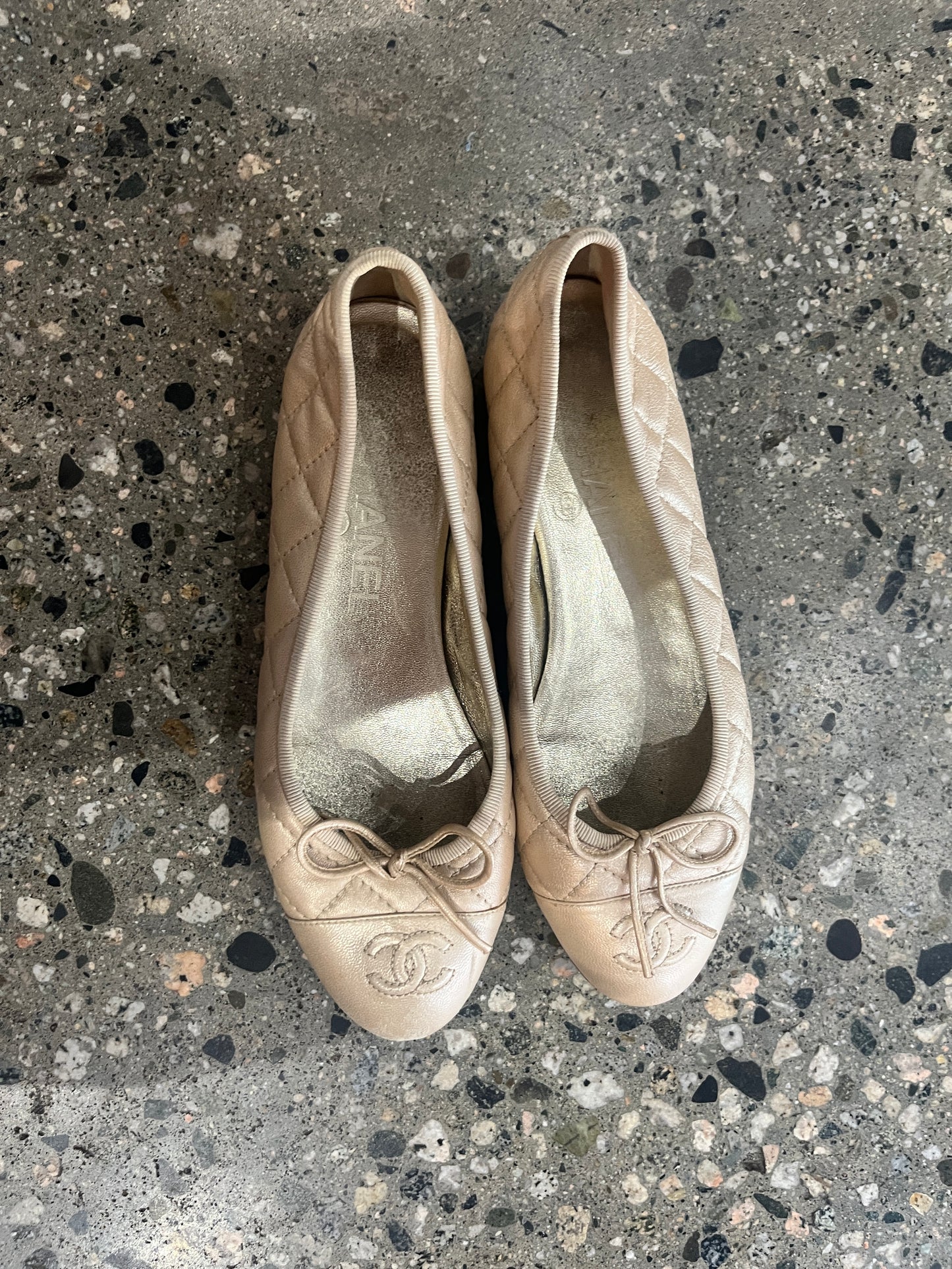 (6 US) Chanel Ballet Flats - Cream