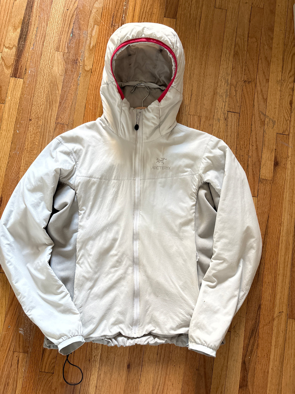 (Women’s L) Arc’teryx Cool Grey Atom Hoody