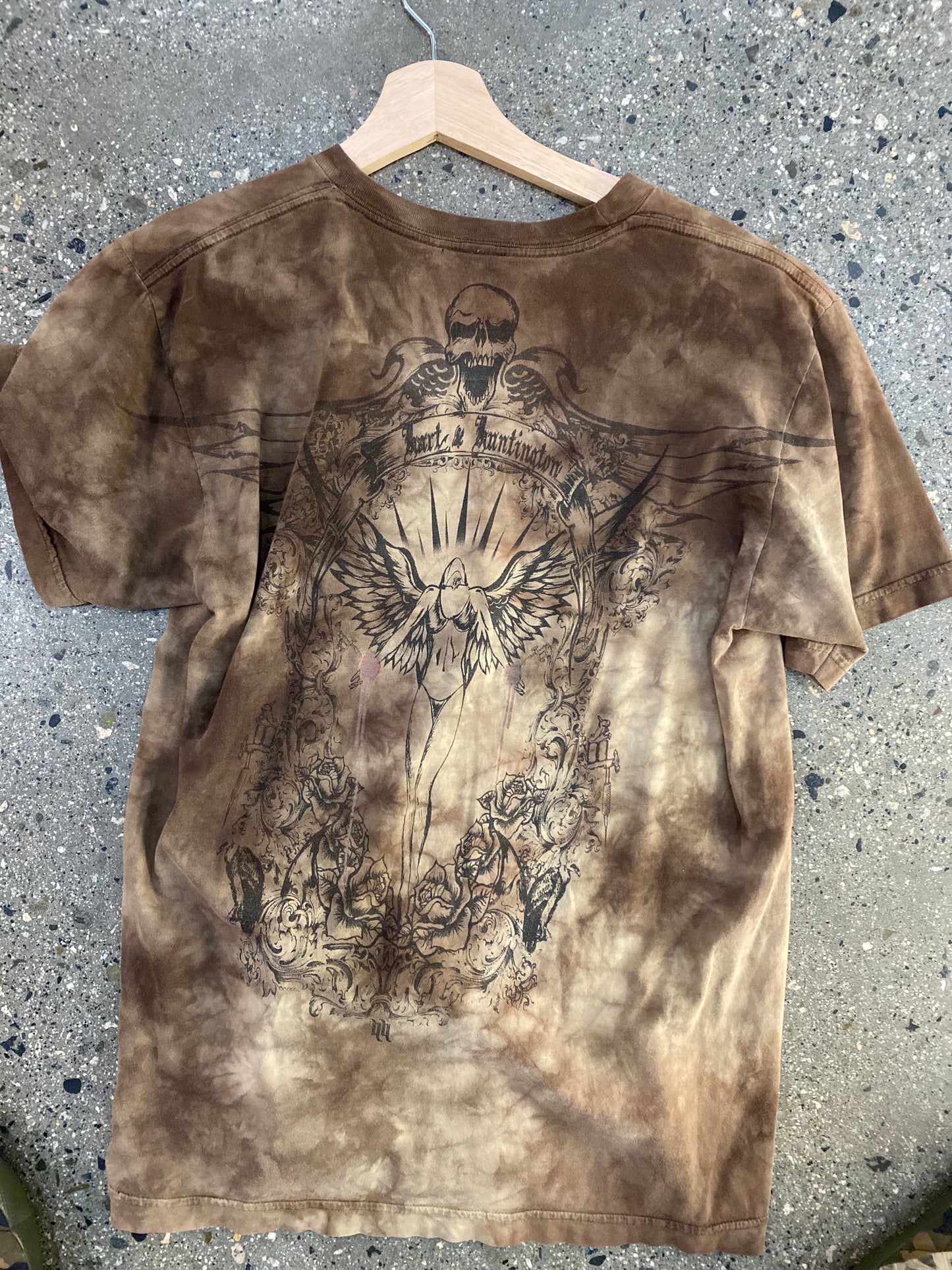 (s) Brown Y2K style tee