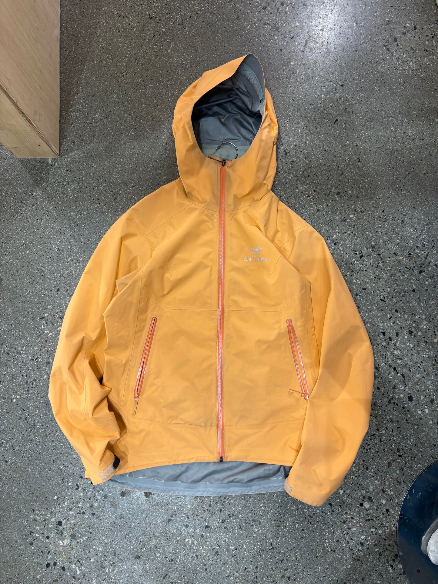 (Womens M) Arcteryx Zeta SL PEACH