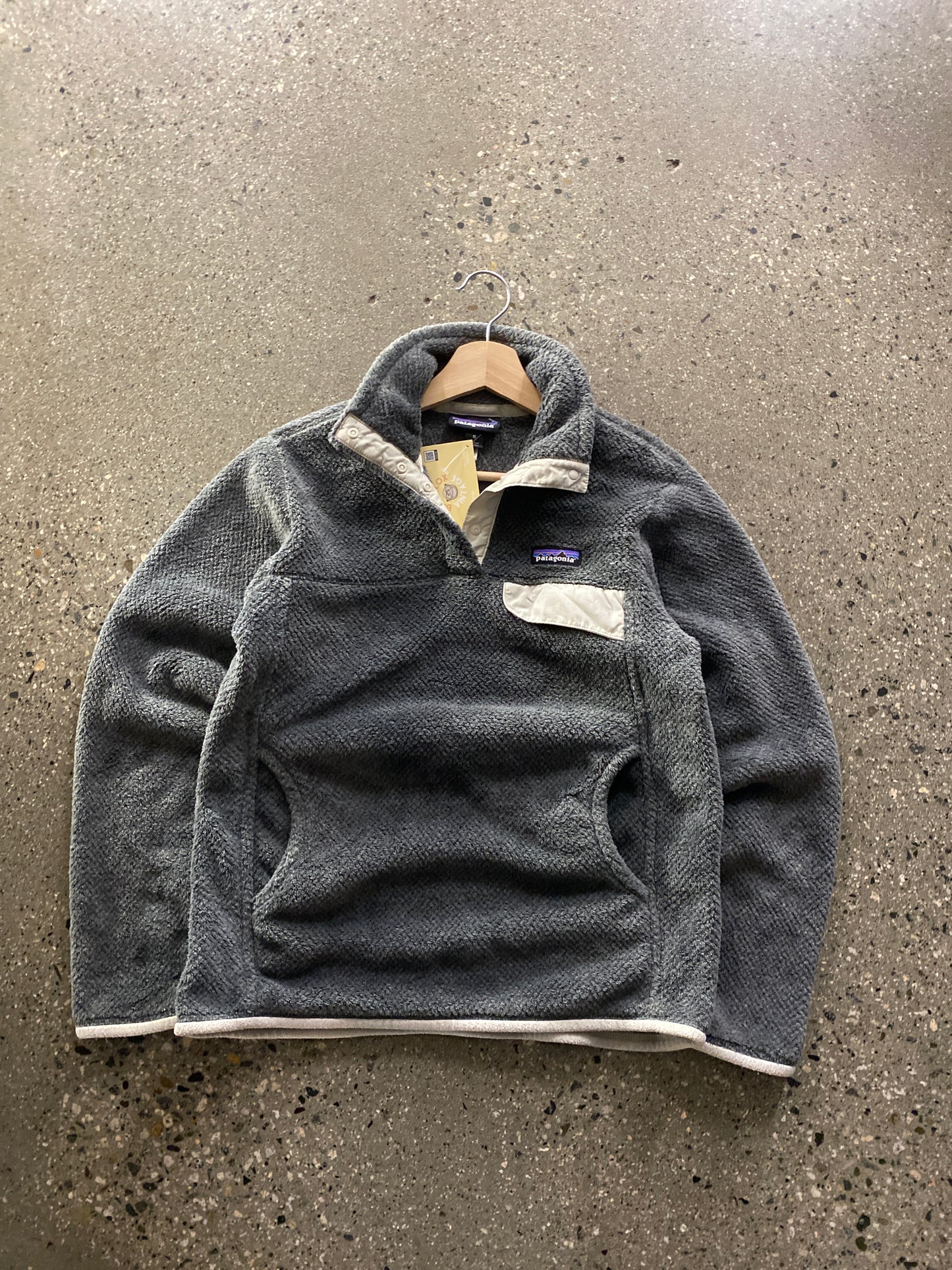 (womens M) Patagonia Grey Snap Fleece
