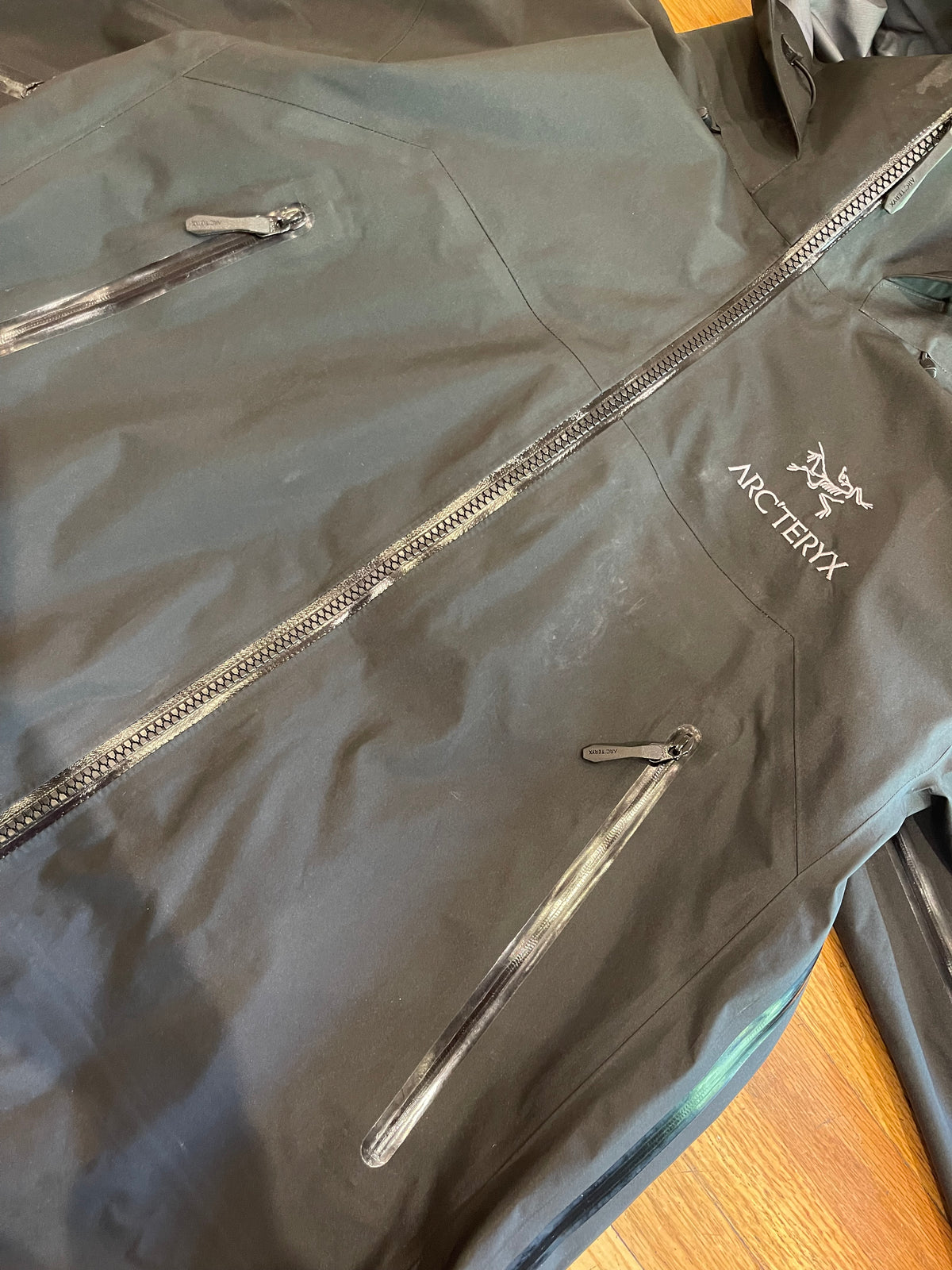 (Men’s S) Black Arc’teryx Beta AR