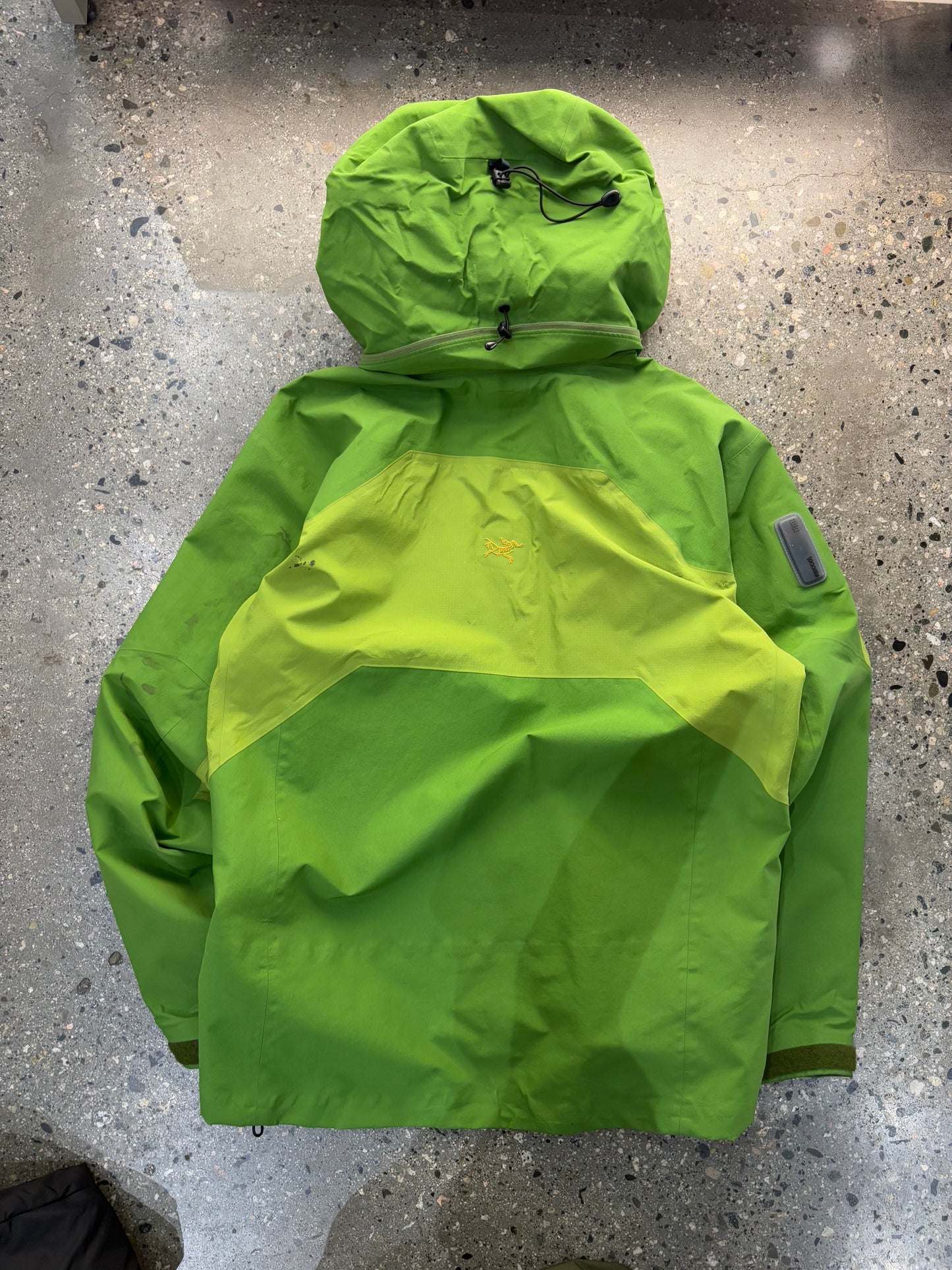 (M) Arc’teryx Stinger AR Goretex Rare Jalapeño Colorway (Packable Hood)