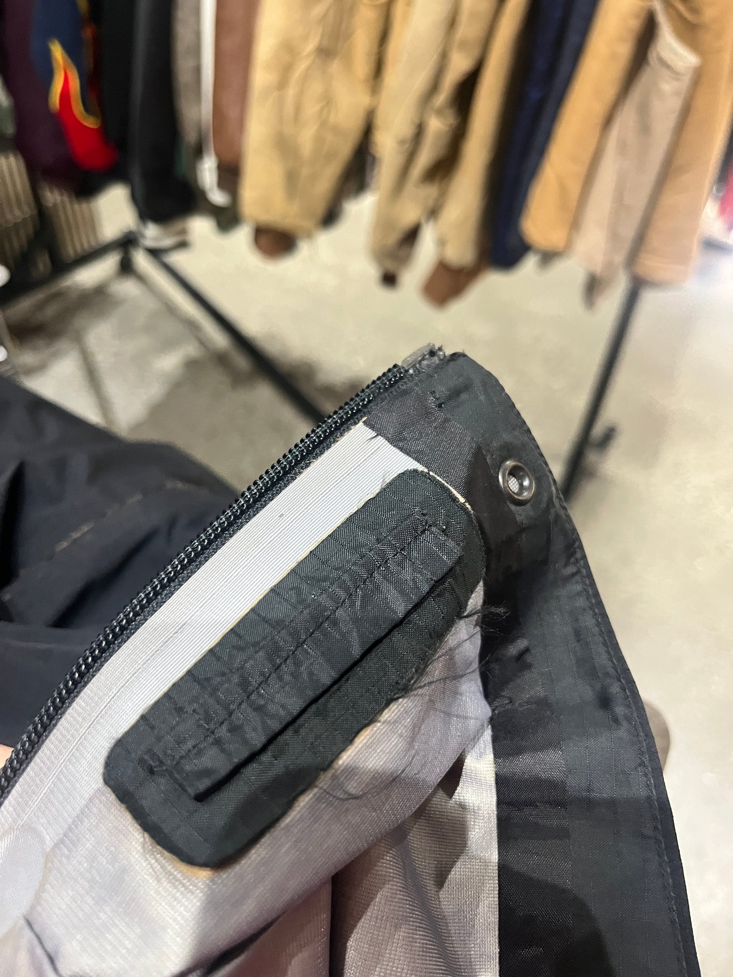 (Mens S) 2000s Arcteryx Beta AR ( as is )