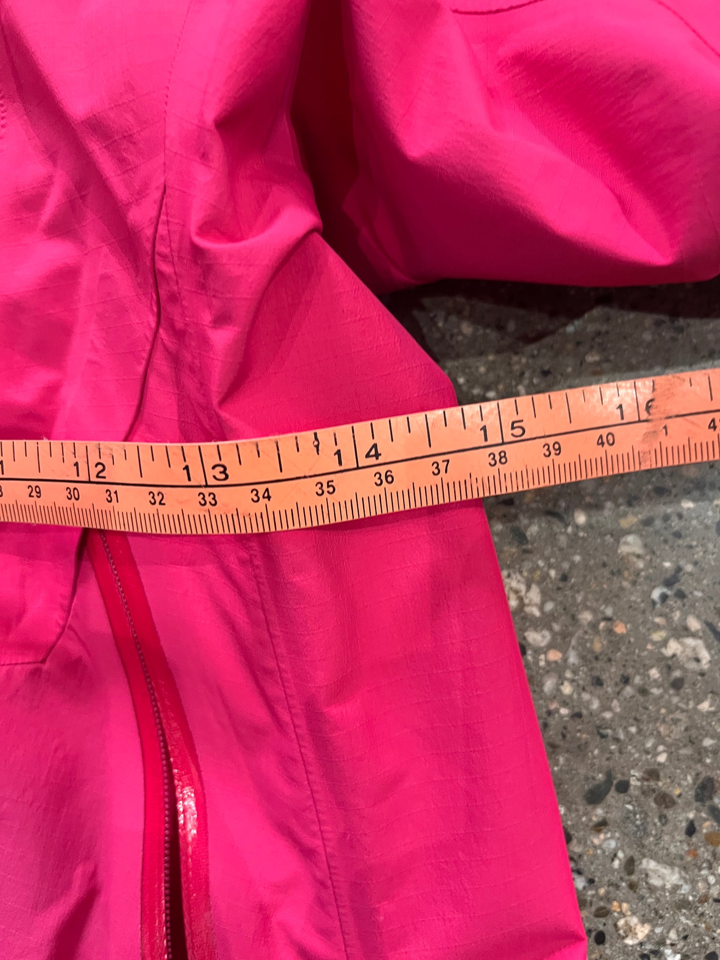 (XS) ARCTERYX PINK BETA SL (as is condition)