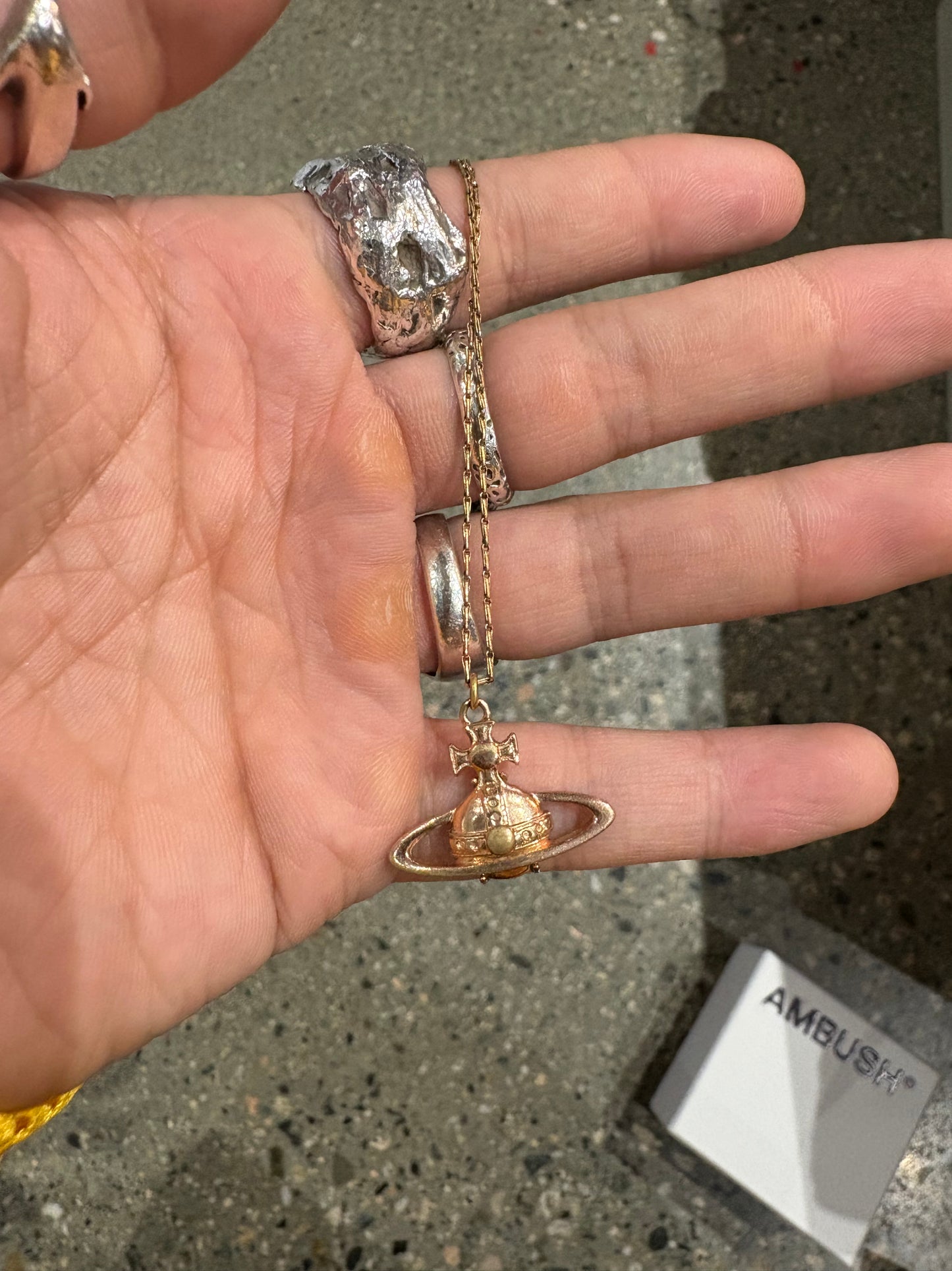 (9”) Genuine Vivienne Westwood Suzie Orb Necklace