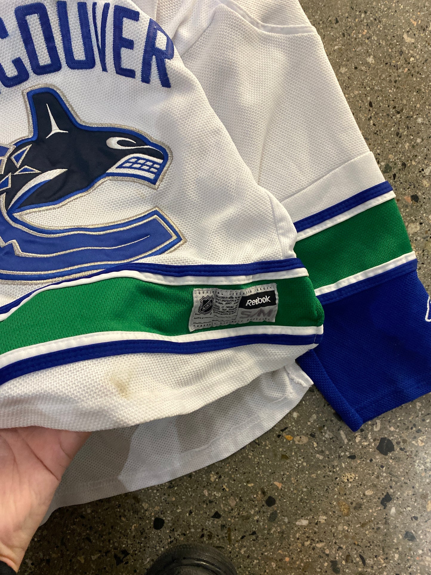 (youth s/m/Adult XXS) 00 Reebok Canucks Jersey