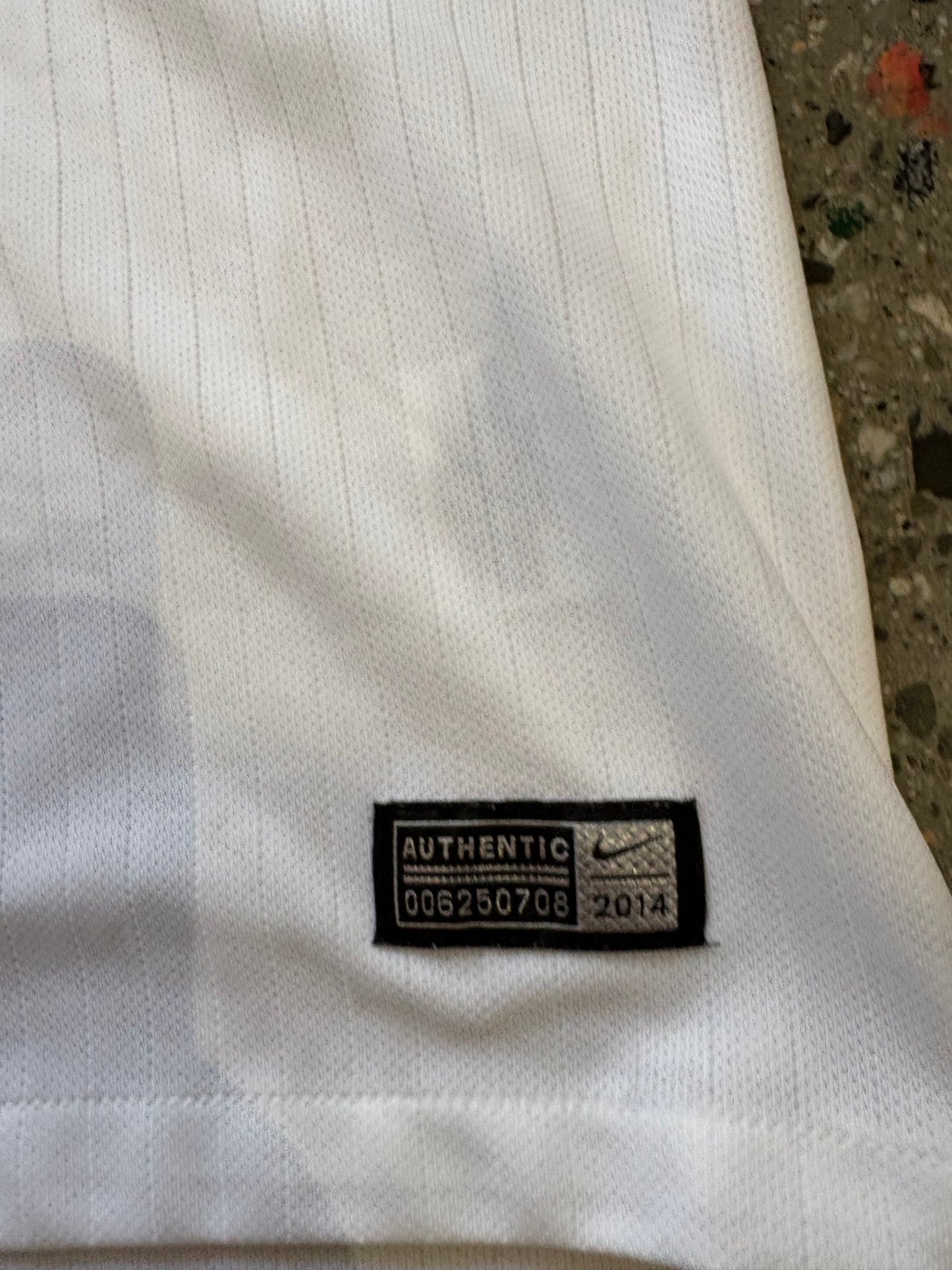 (L) 2014 Nike England Kit