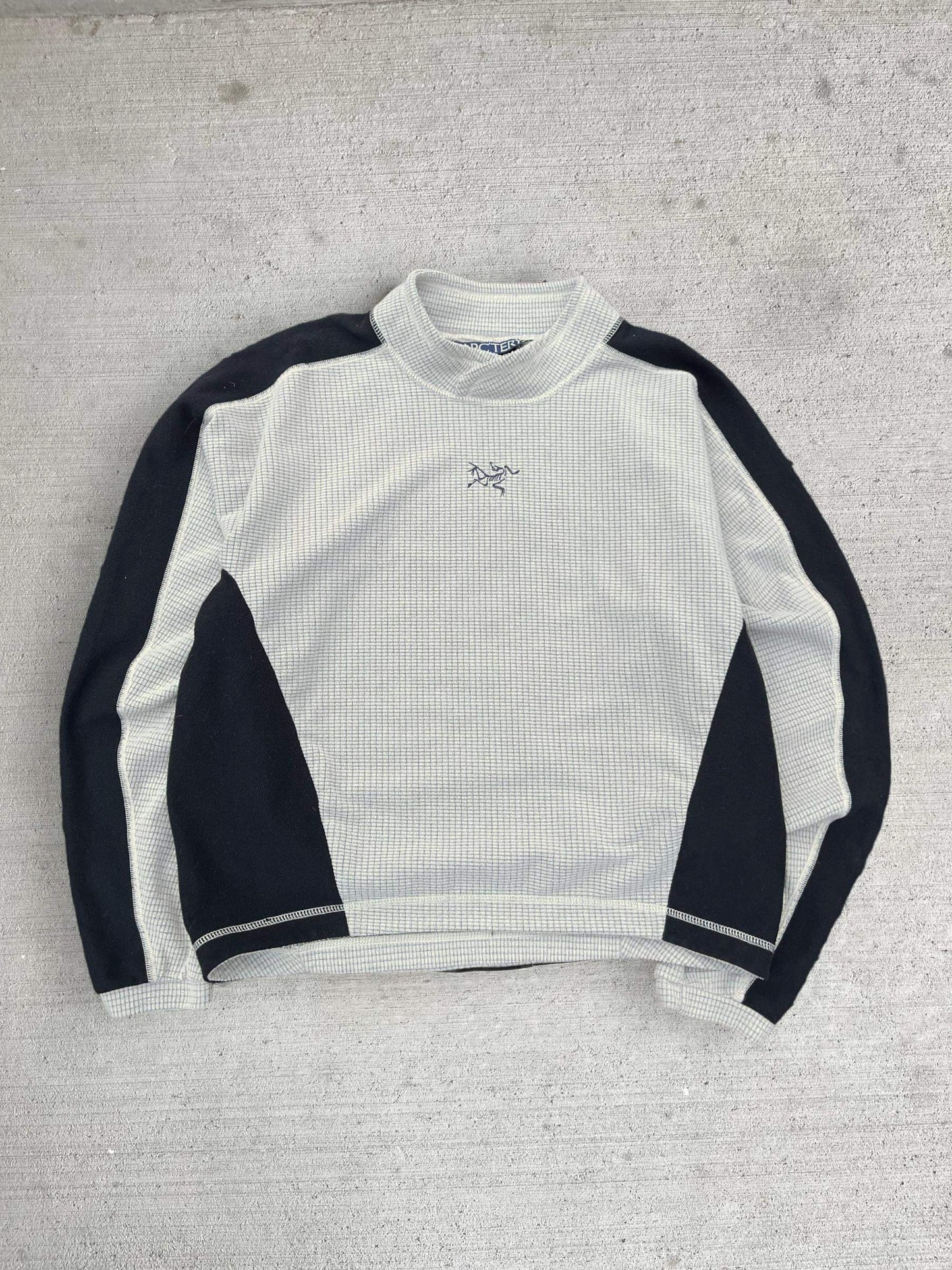 (S/M) Vintage Arc’teryx Mid Logo Thermal Pullover