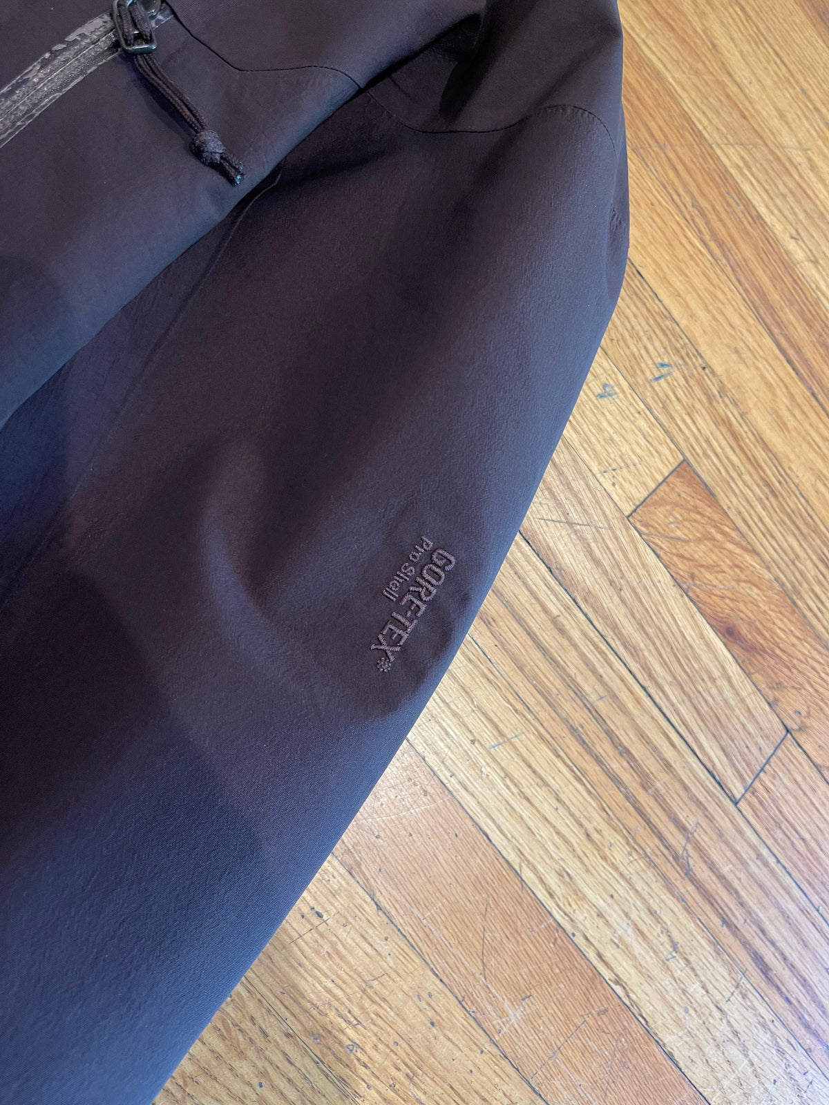 (Men’s M) 2007 Arc’teryx Alpha SV Teak Color Goretex Pro Shell ( as is )