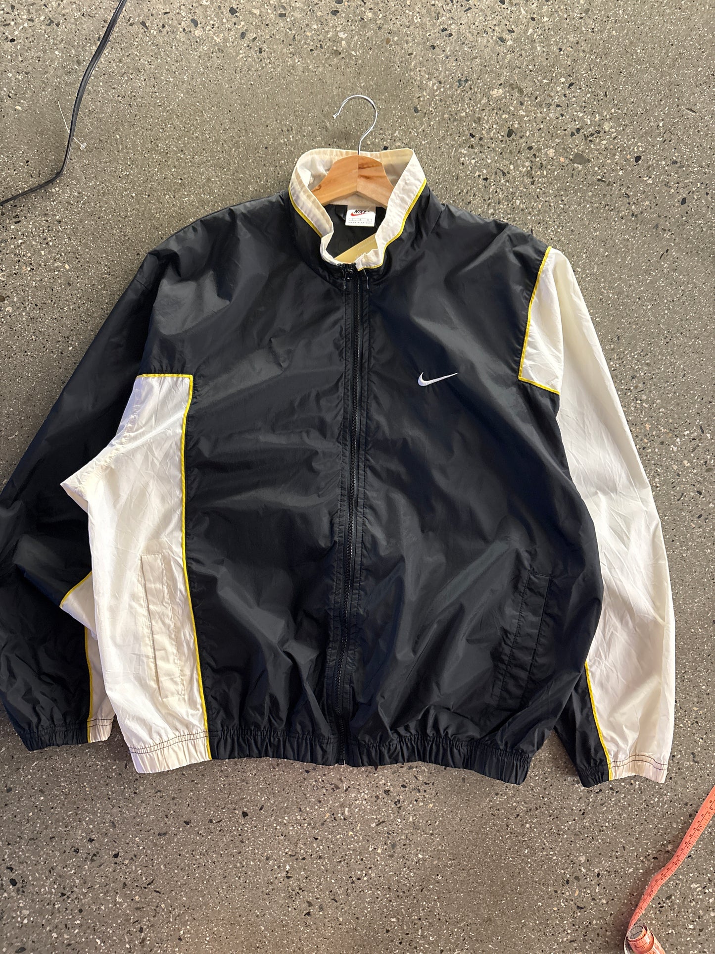 (L) 1990s Nike Windbreaker Black Yellow